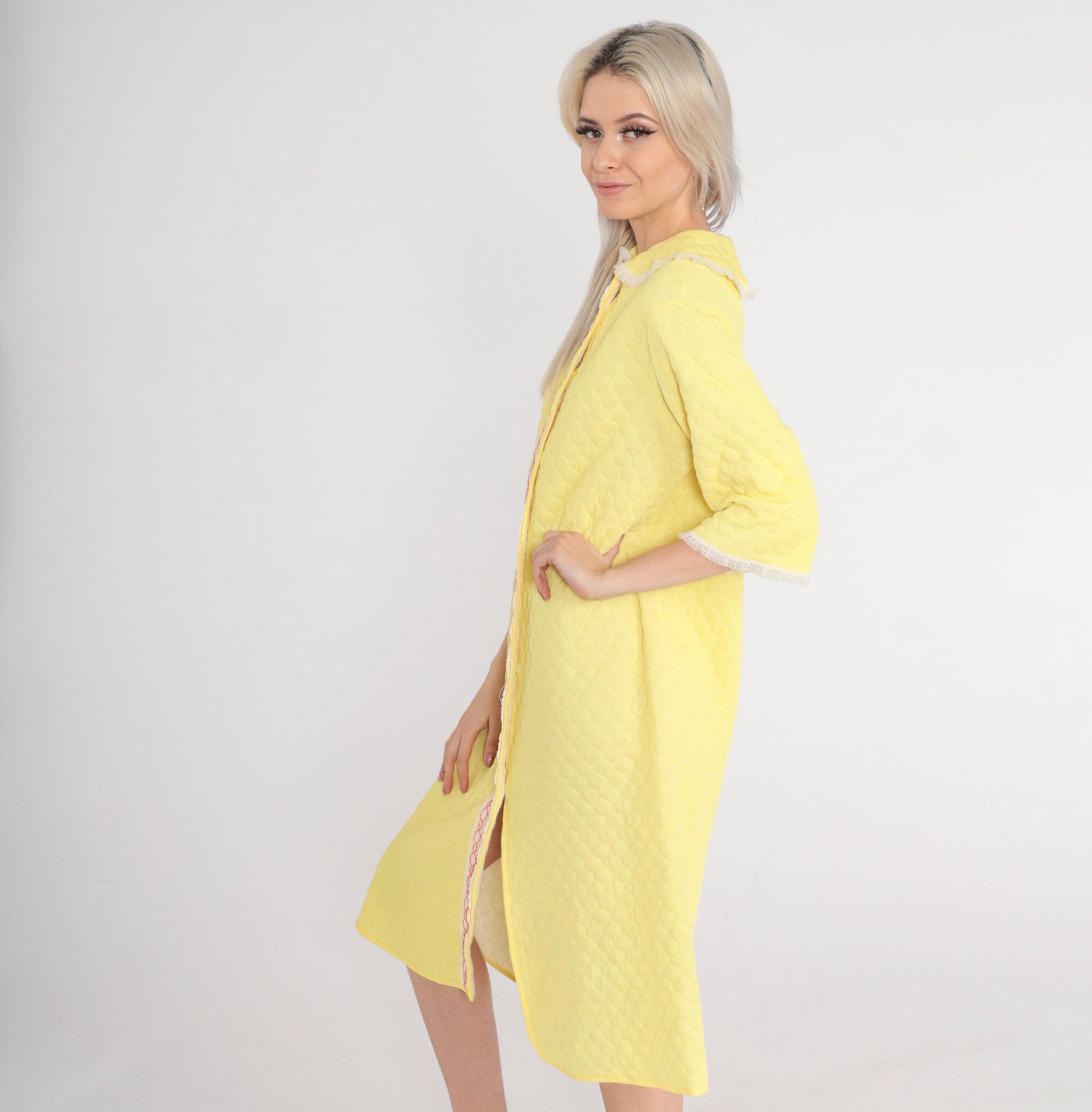 70s Yellow Quilted Nightgown Midi Peter Pan Collar Lace Trim Medium M