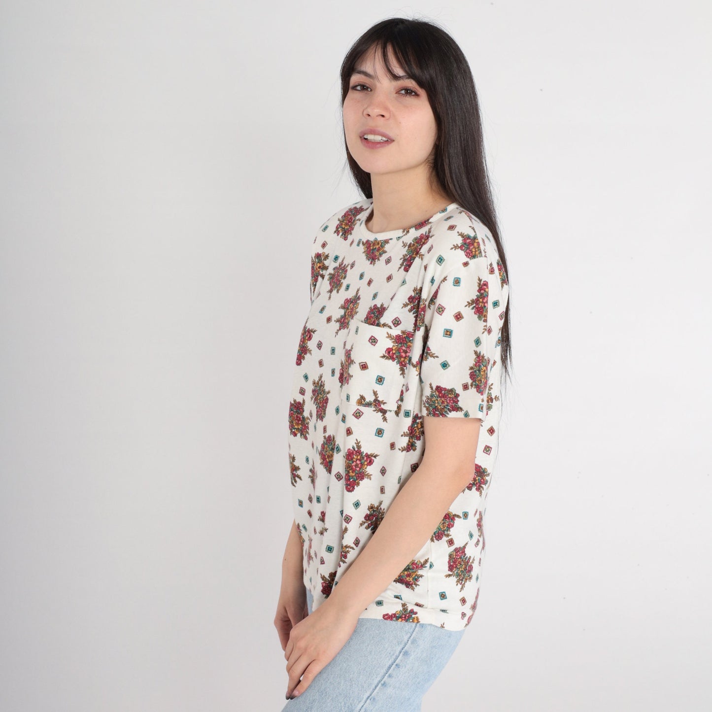90s Floral Tile Print Pocket T-Shirt White Graphic Tee Small S