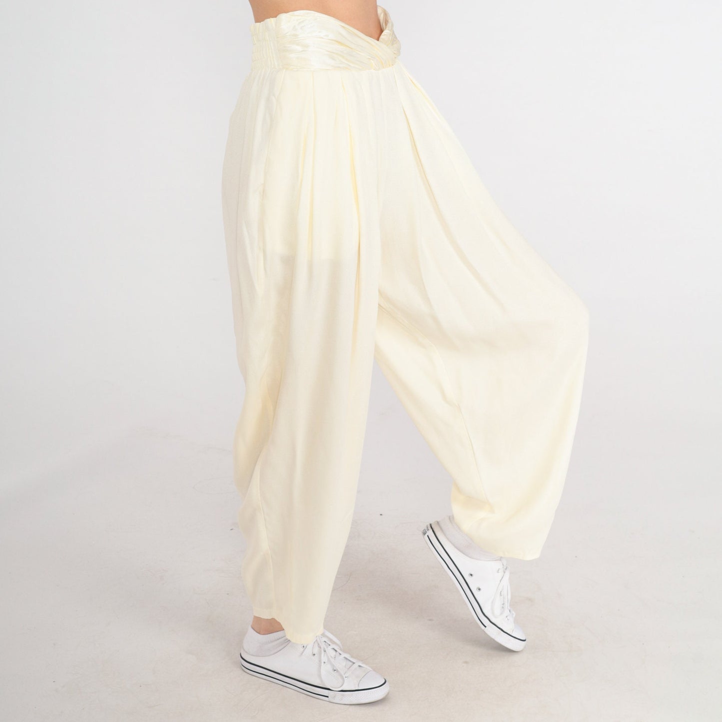 90s Clio Cream High-Waisted Tapered Pants Small