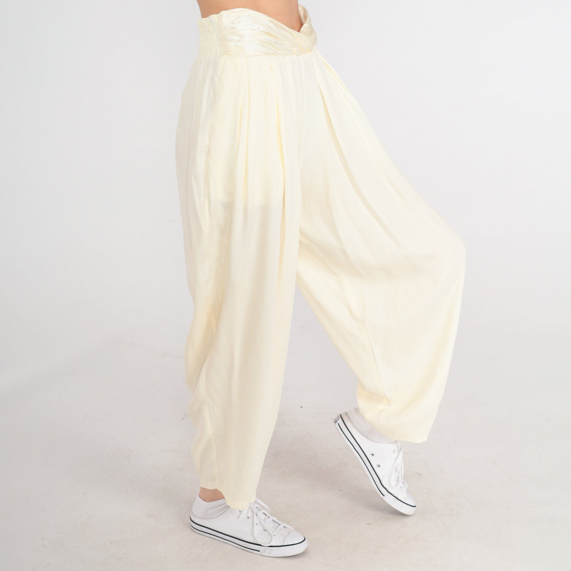 90s Clio Cream High-Waisted Tapered Pants Small