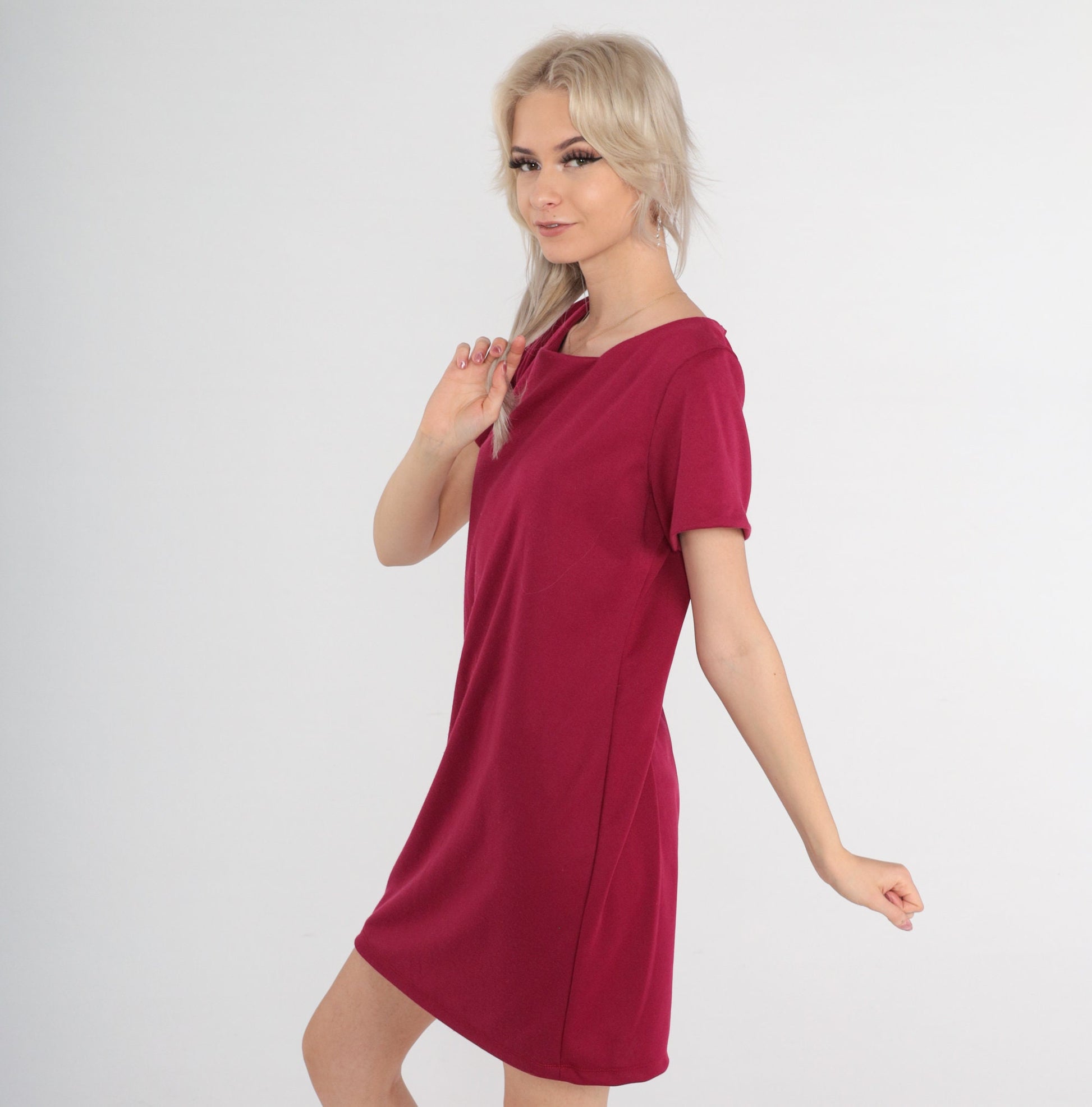 70s Raspberry Shift Dress Mini Length Short Sleeve Medium