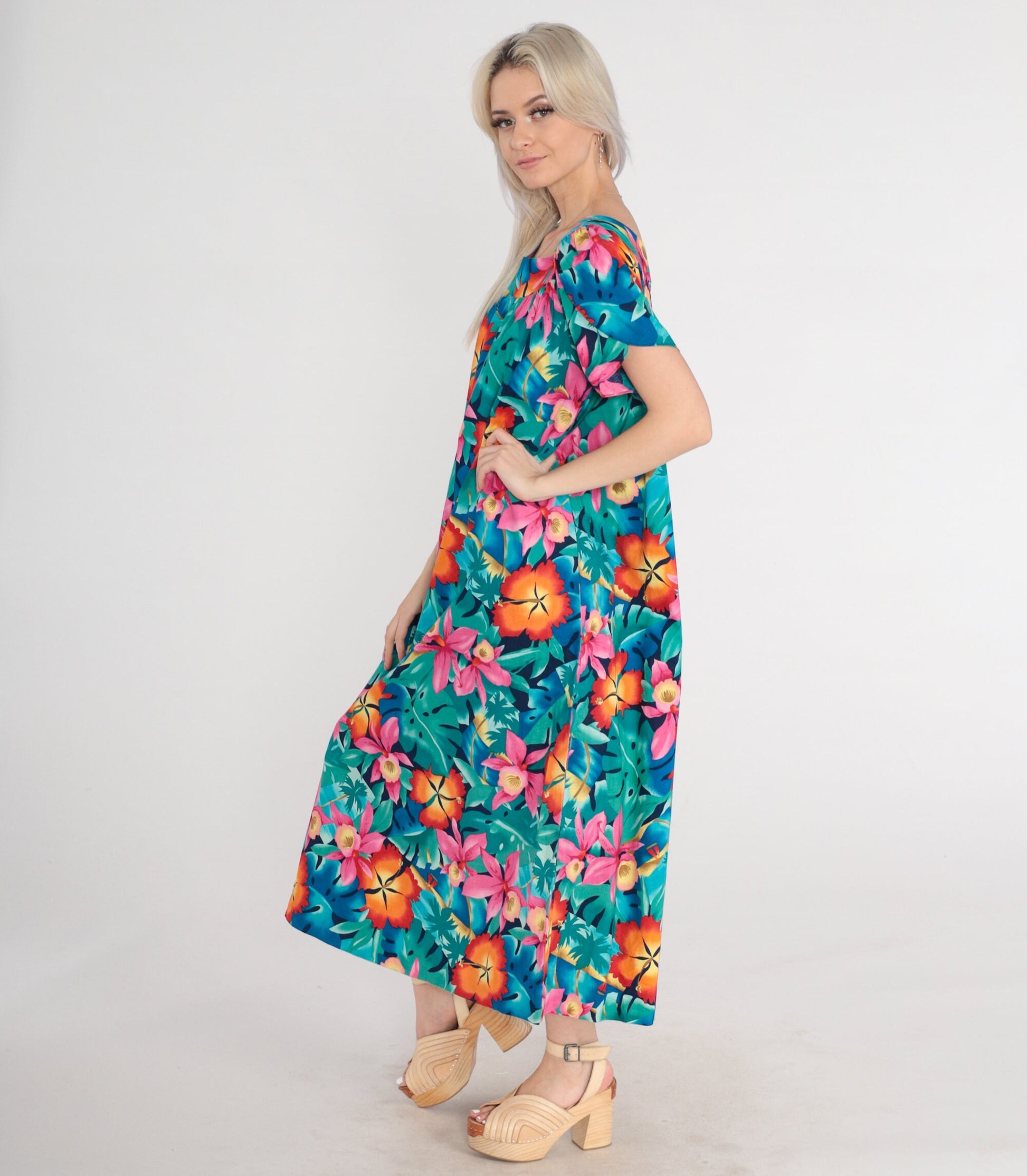 1970s Tropical Floral Maxi Dress Puff Sleeve Tent Cut Green Blue Orange Pink Medium