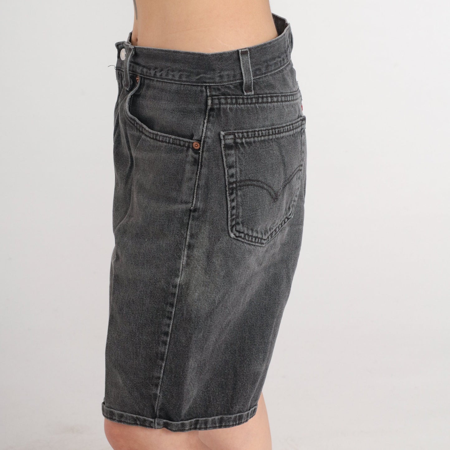 90s Levi's 550 Black Denim Shorts High Rise Knee Length 33