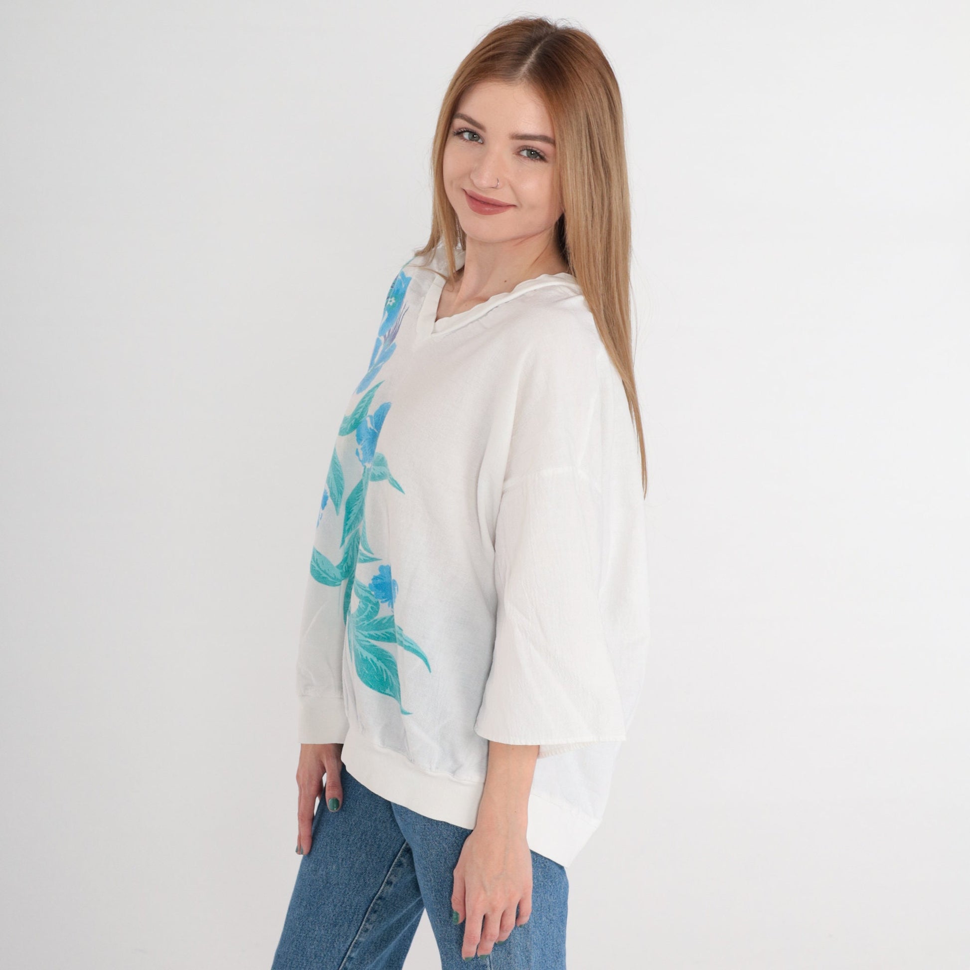 90s White Floral T-Shirt Blue Flower Graphic V-Neck 3/4 Sleeve Blouse Extra Large XL