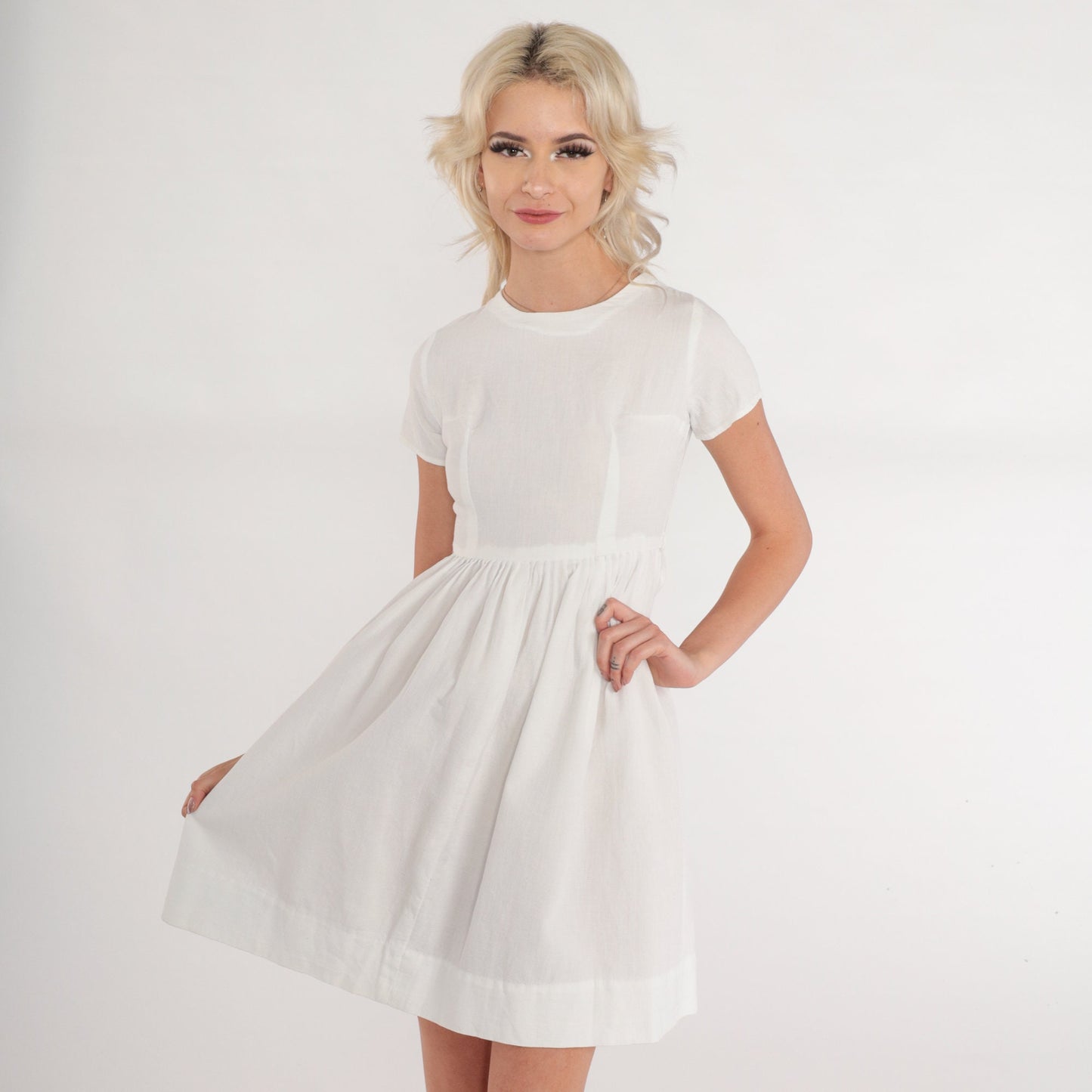 1970s White Mini Dress Empire Waist Short Sleeve Gathered Skirt 2XS