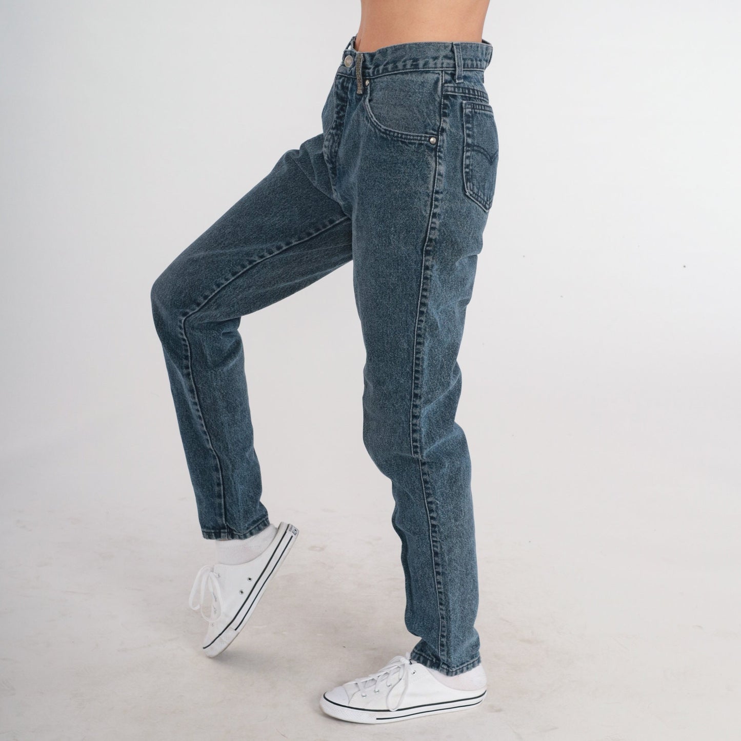 90s Levi's Dark Grey High-Waisted Tapered Jeans Small S