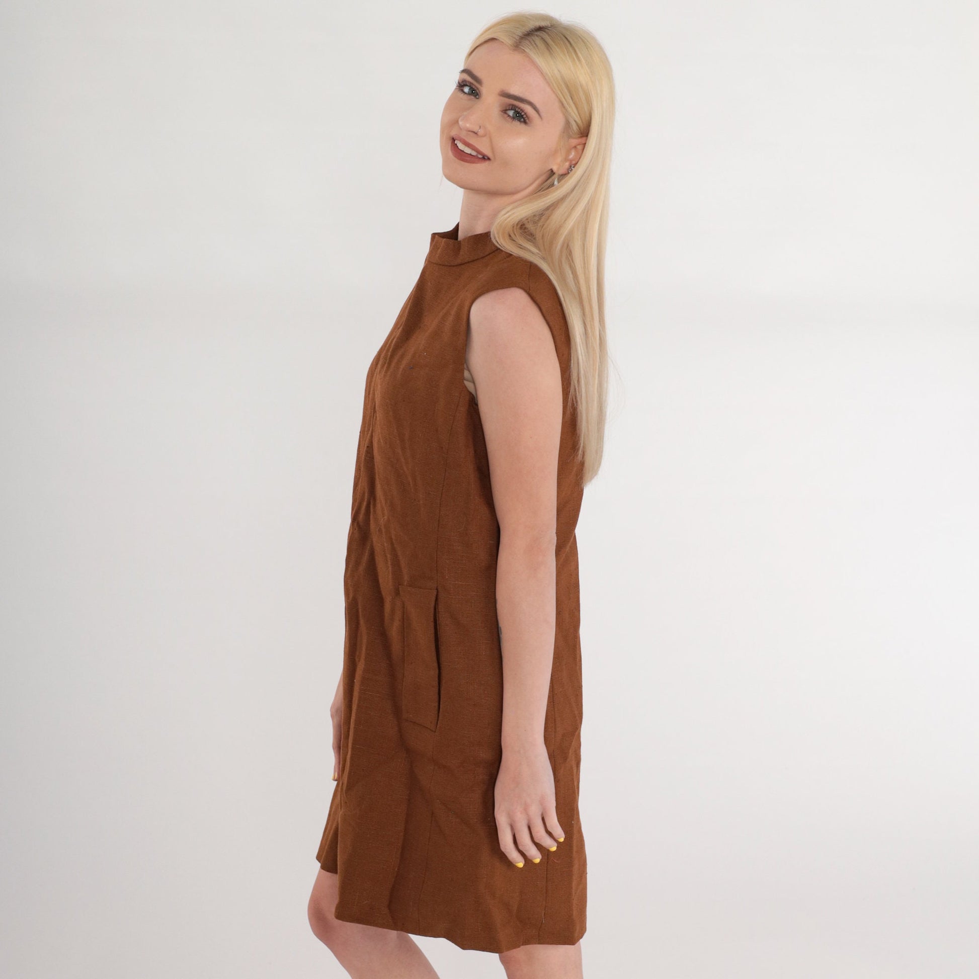 60s Brown Linen Shift Dress Mock Neck Mini Sleeveless Pockets Small