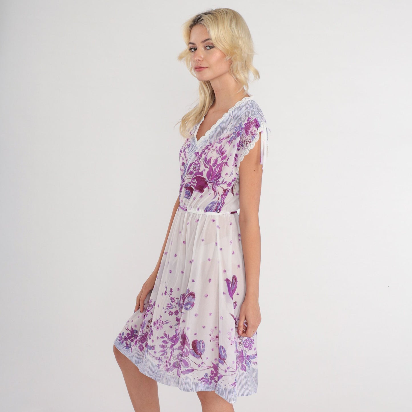 80s White Purple Tulip Floral Mini Dress Lace Trim V Neck High Waisted Extra Small