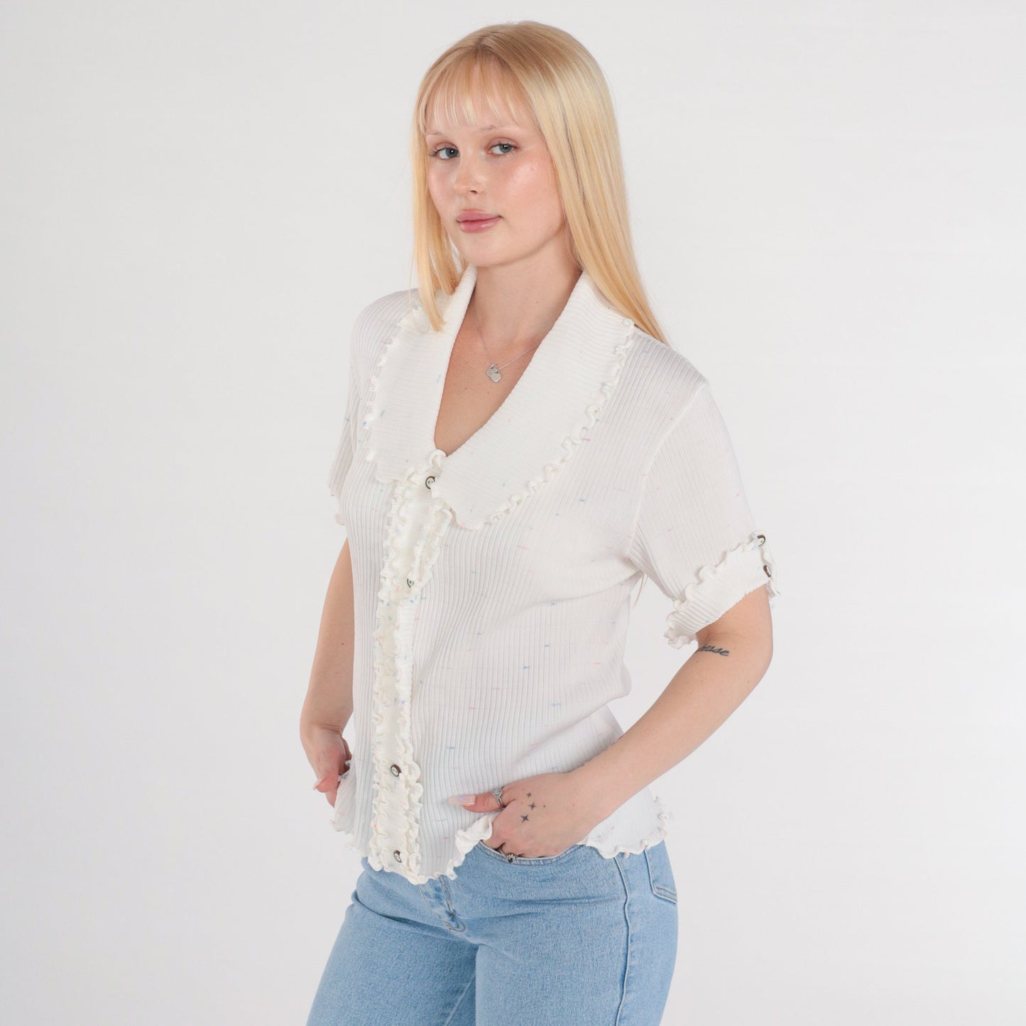 70s White Ribbed Blouse Rounded Collar Ruffle Short Sleeve Medium M