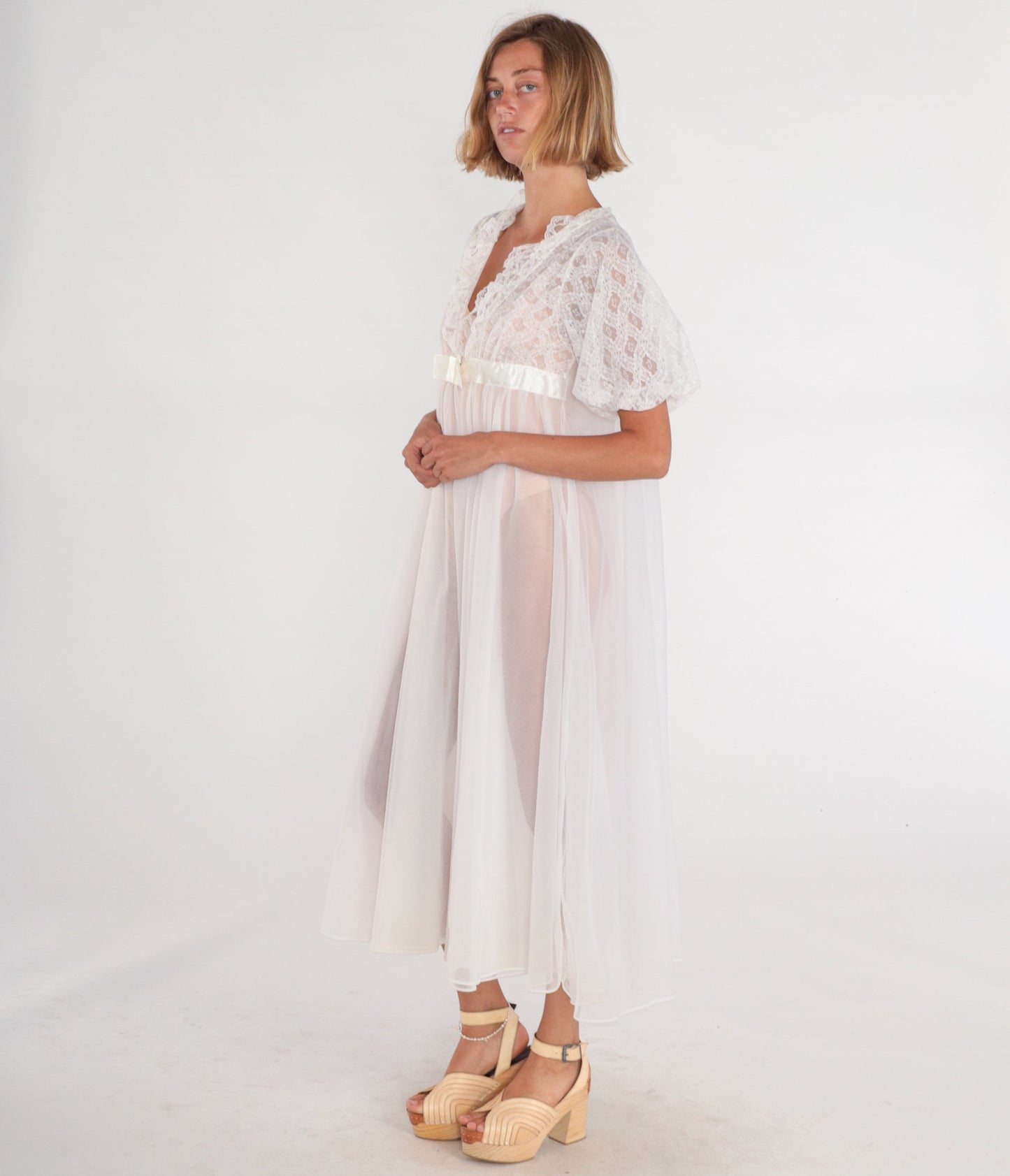 70s White Lace Peignoir Robe Midi Nightie Open Front Small S