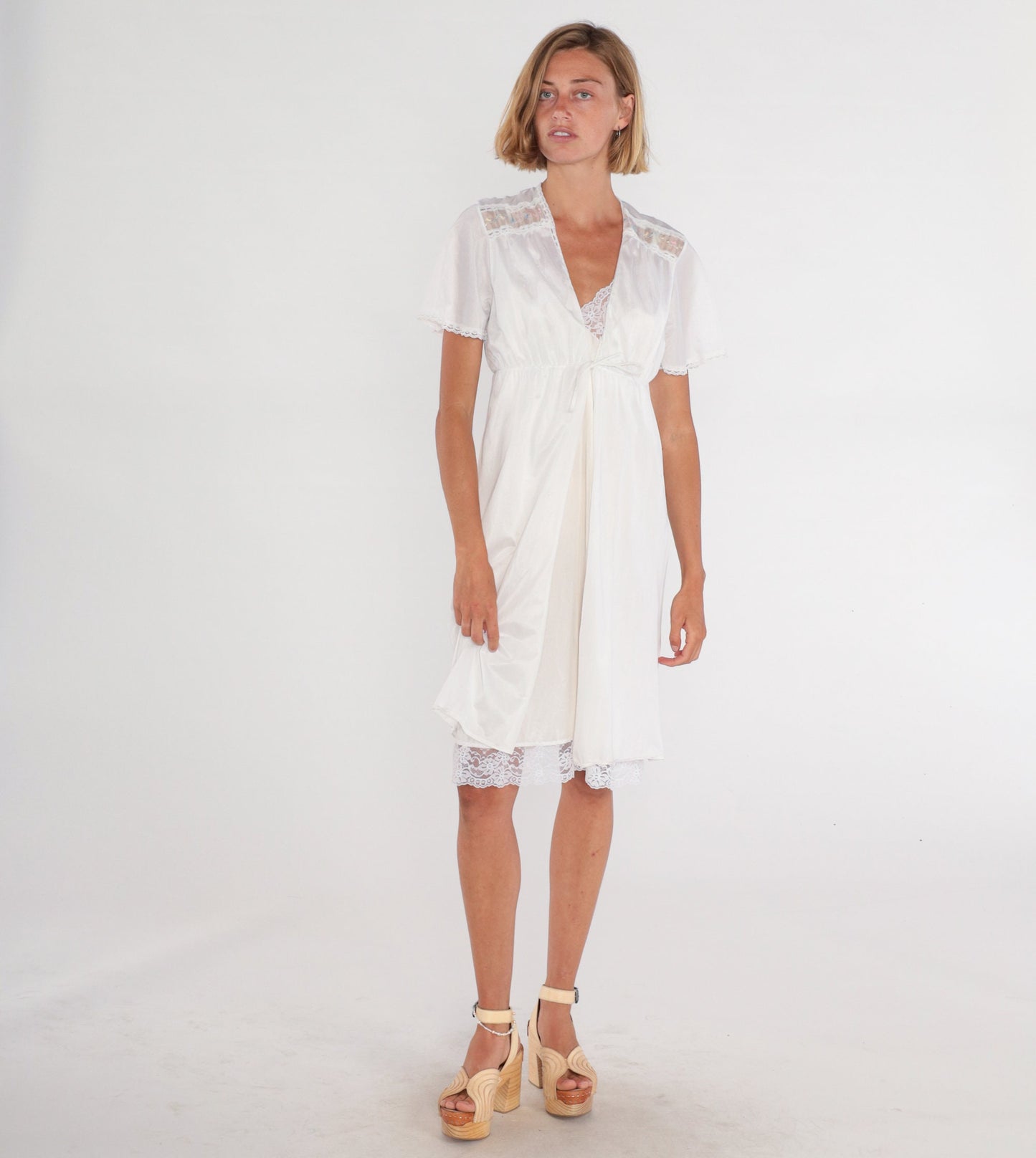 70s White Nylon Pajama Robe Floral Embroidered Tie Front Mini Nightgown XS