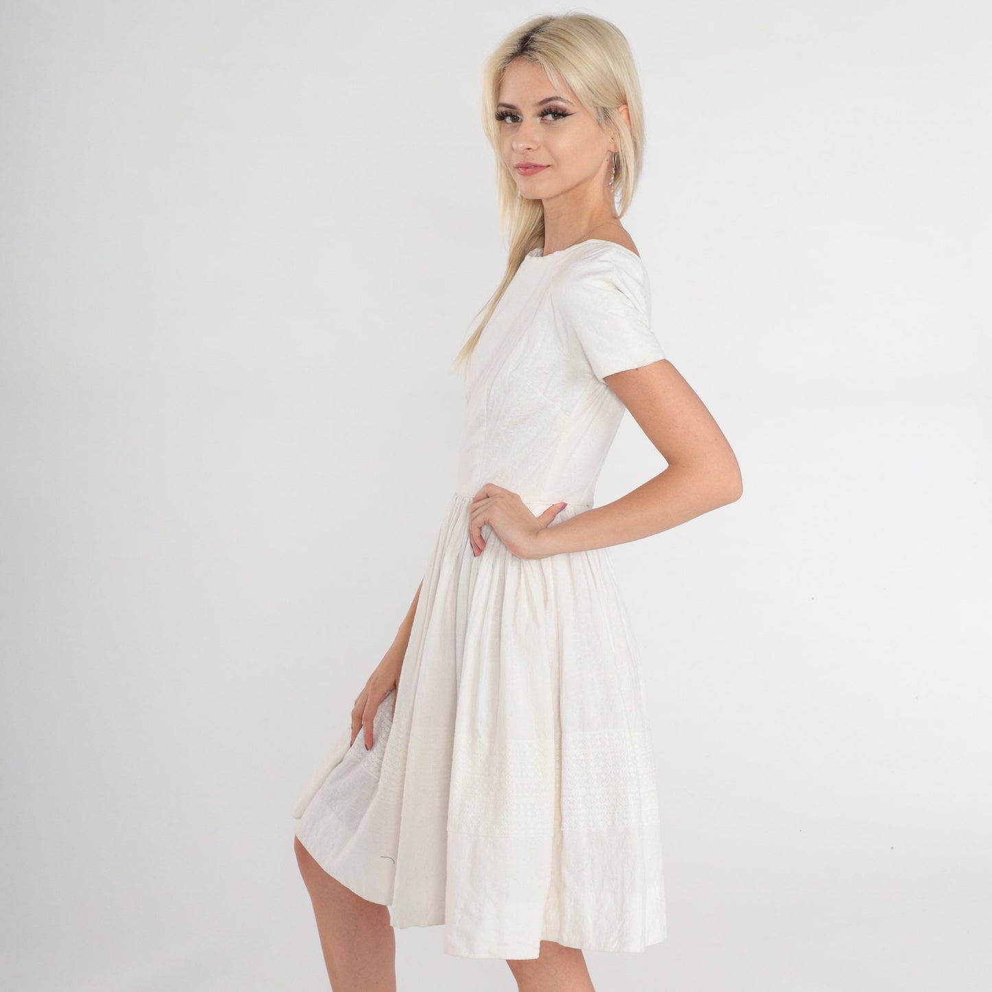 60s White Floral Lace Dress High Waist Full Skirt Knee Length XXS