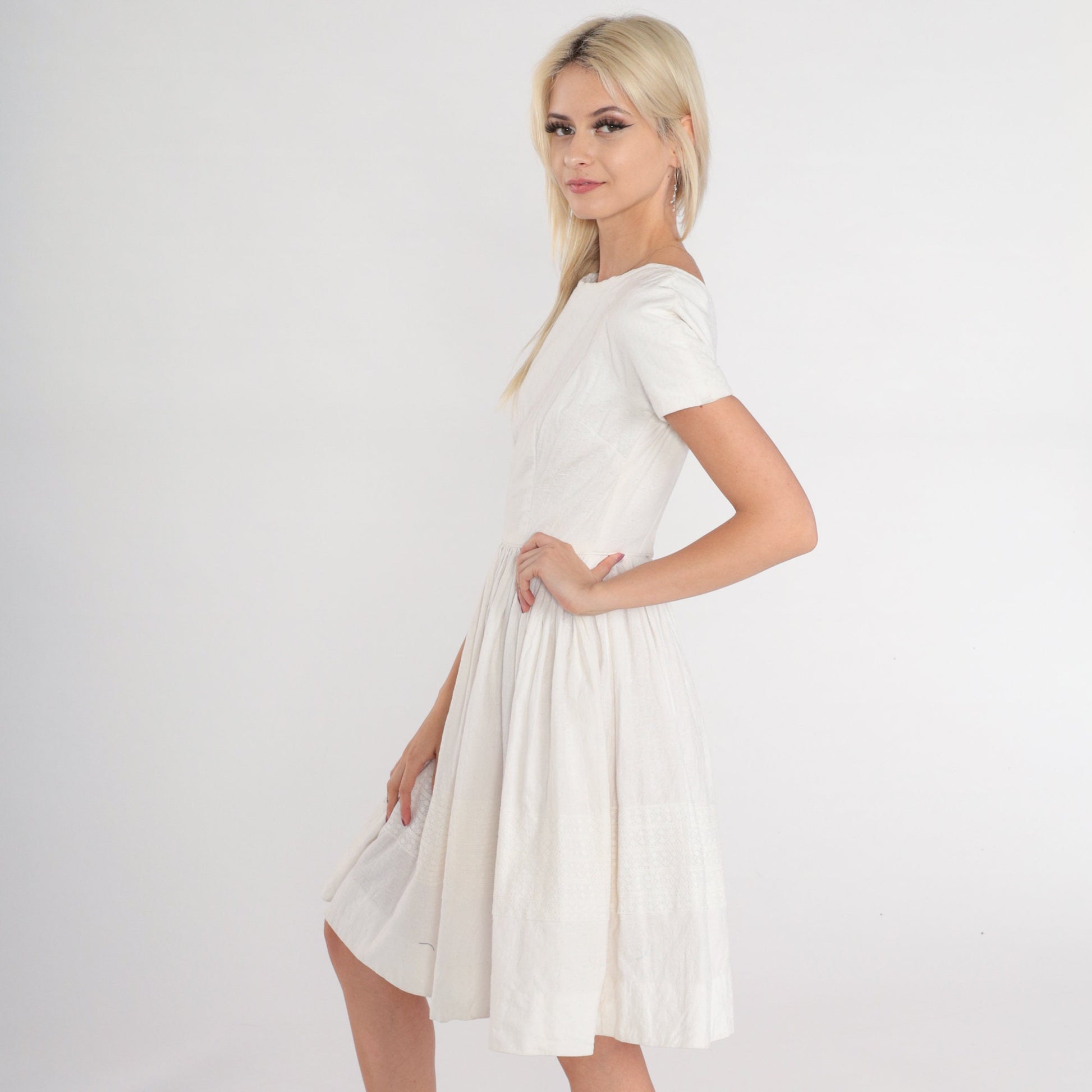 60s White Floral Lace Dress High Waist Full Skirt Knee Length XXS
