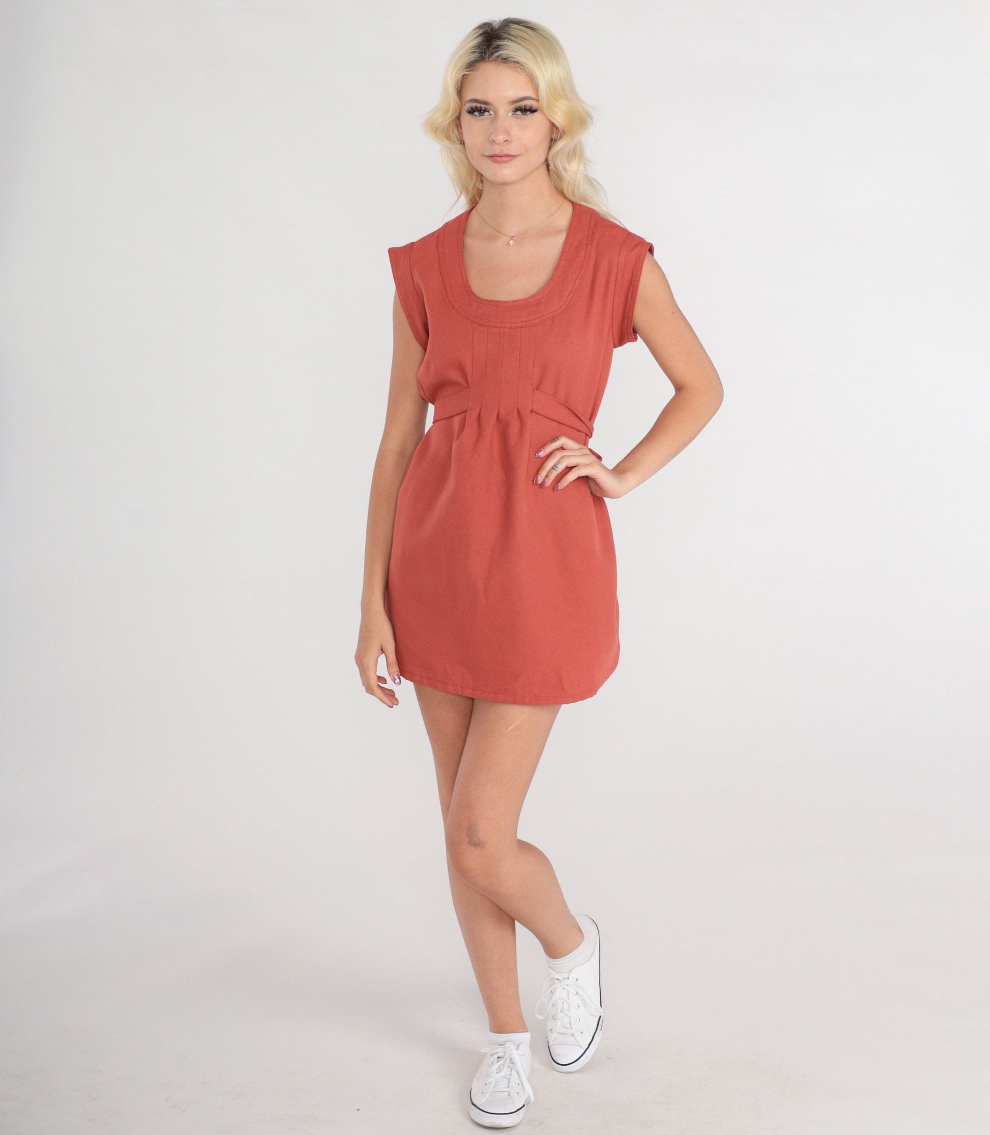 70s Rust Sleeveless Tunic Top Empire Waist Tie Belt Scoop Neck Small Medium