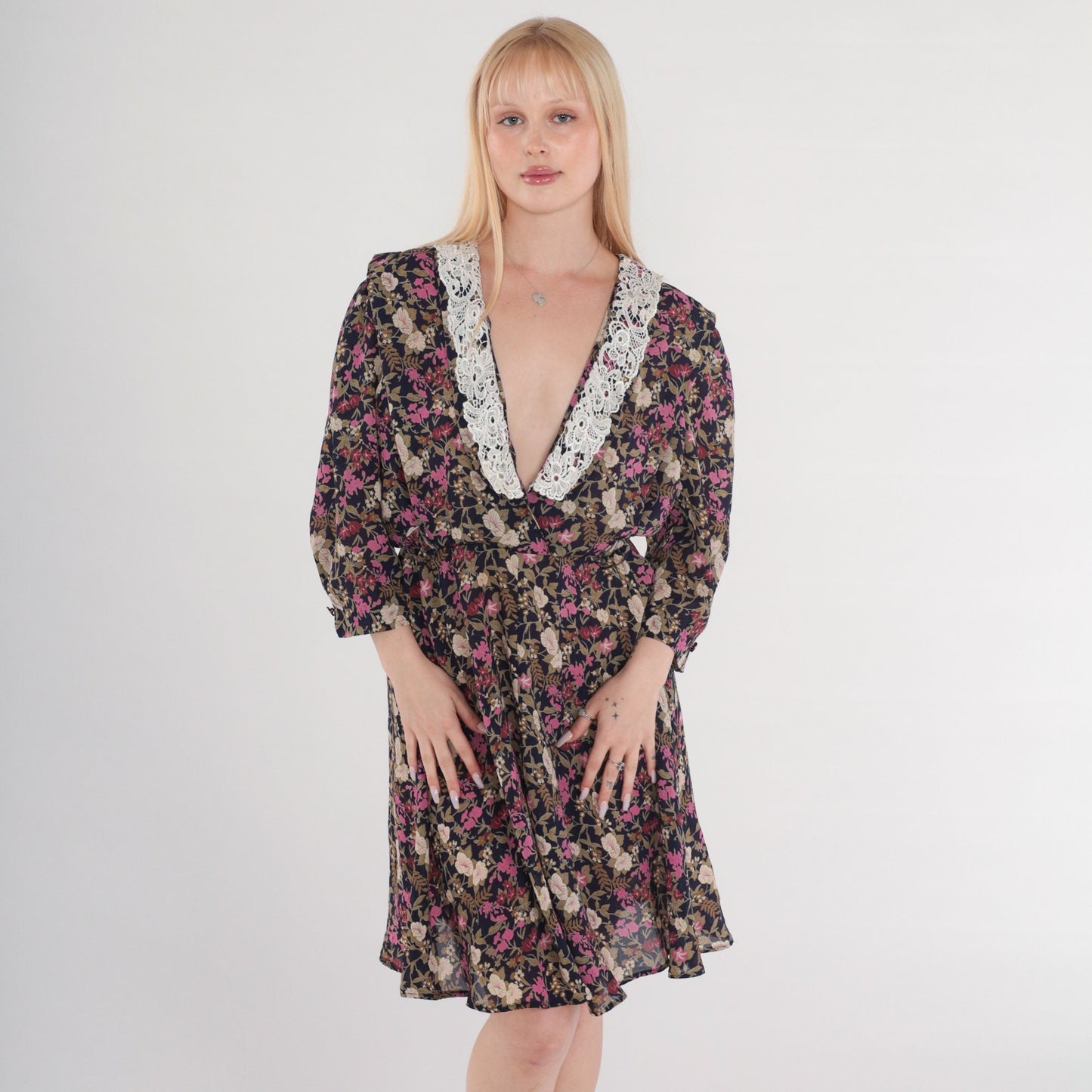 80s Floral Day Dress Navy Purple Print Lace Trim V-Neck Knee Length Medium
