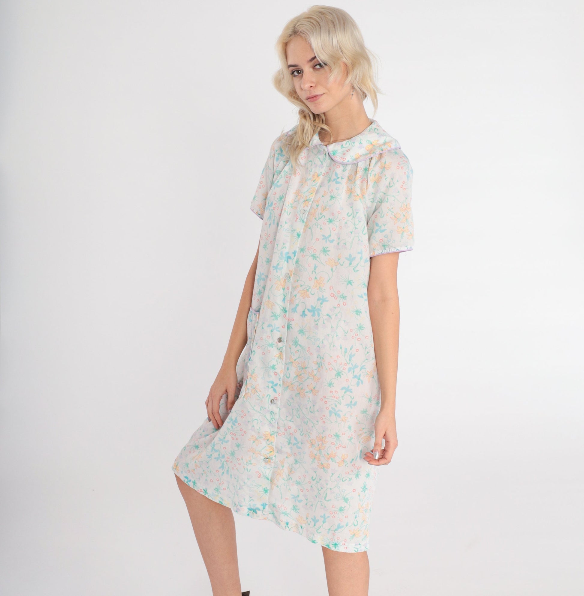 80s Floral White Nightgown Semi-Sheer Peter Pan Collar Snap Front Knee Length Medium
