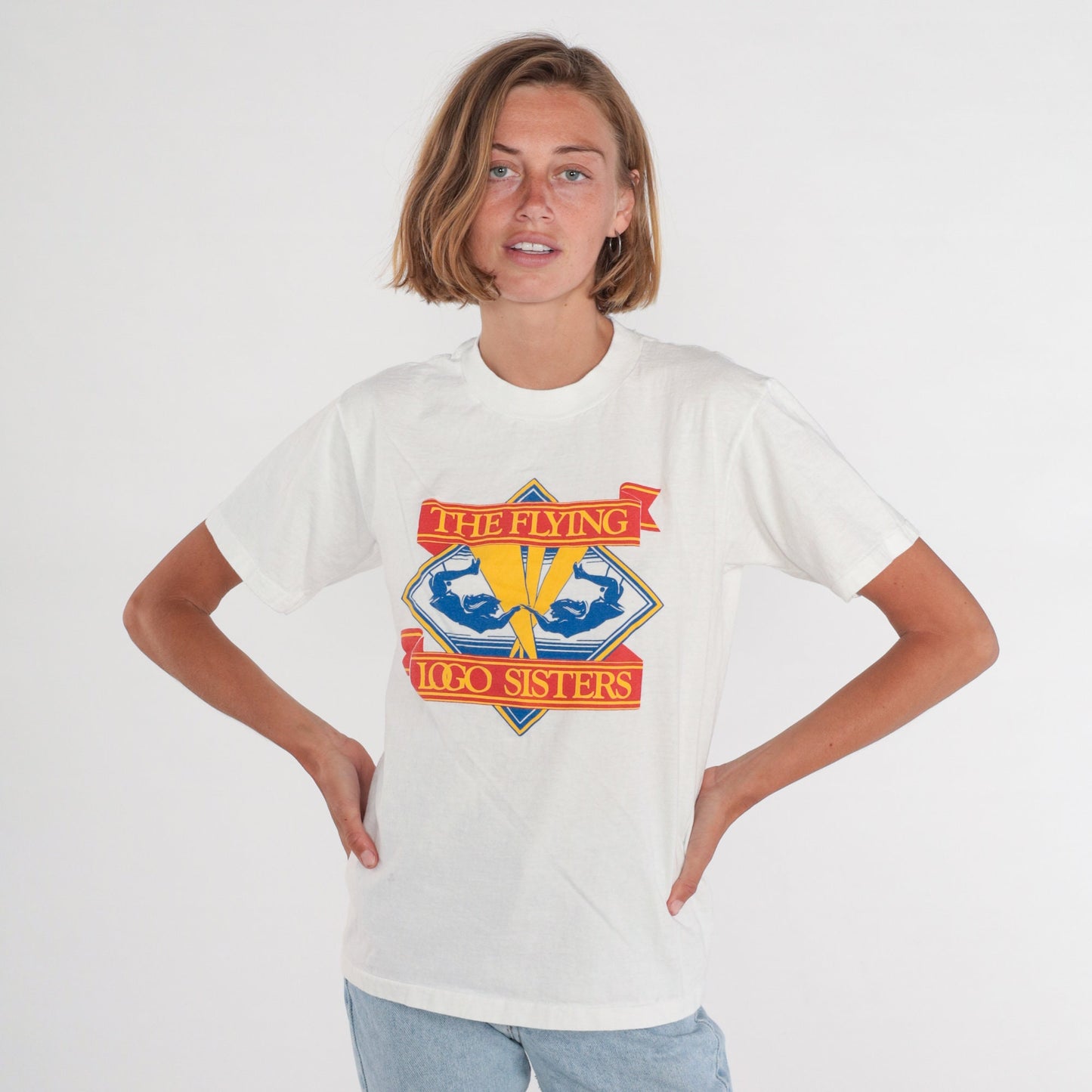 90s The Flying Logo Sisters Circus Graphic T-Shirt White Single Stitch Small