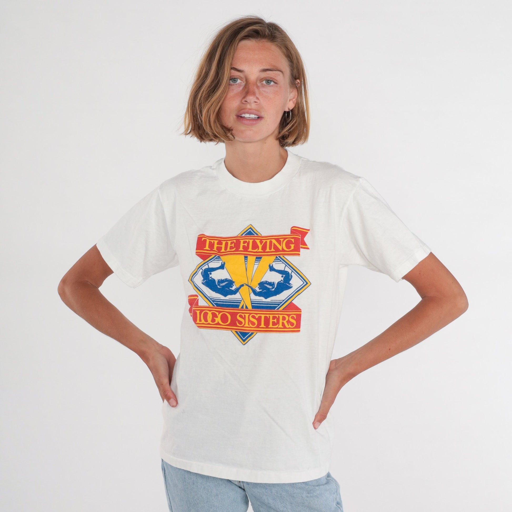 90s The Flying Logo Sisters Circus Graphic T-Shirt White Single Stitch Small
