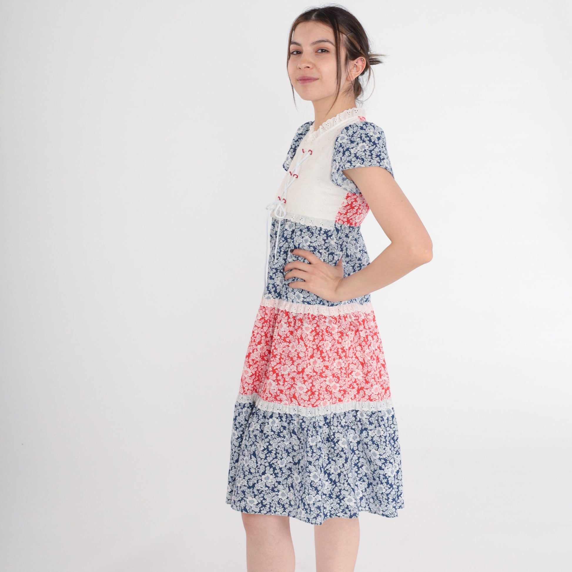 70s Floral Tiered Mini Dress Puff Sleeve White Eyelet Lace-Up Red Blue Petite XXS