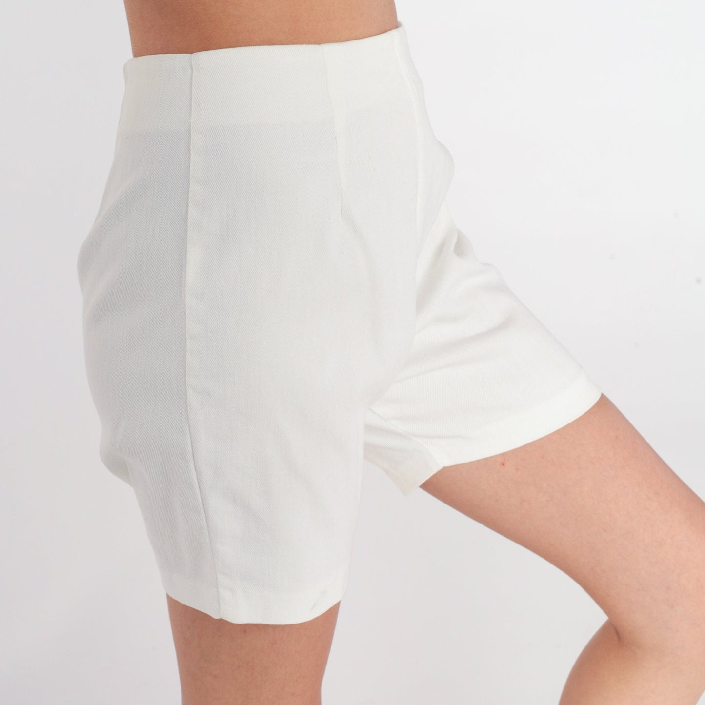 70s White Cotton High-Waist Bermuda Shorts Rear Zipper Extra Small