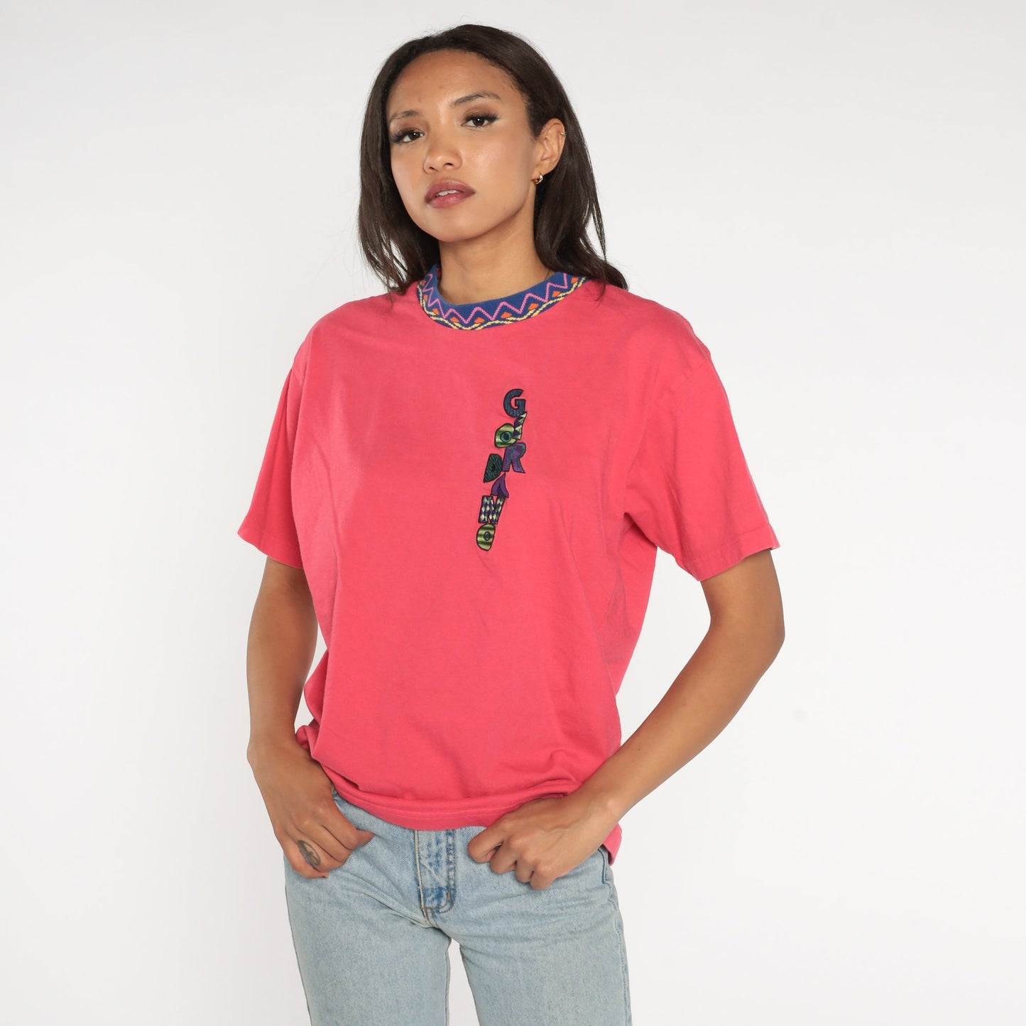 90s Giordano Embroidered Logo T-Shirt Pink Zig Zag Ringer Crewneck Medium