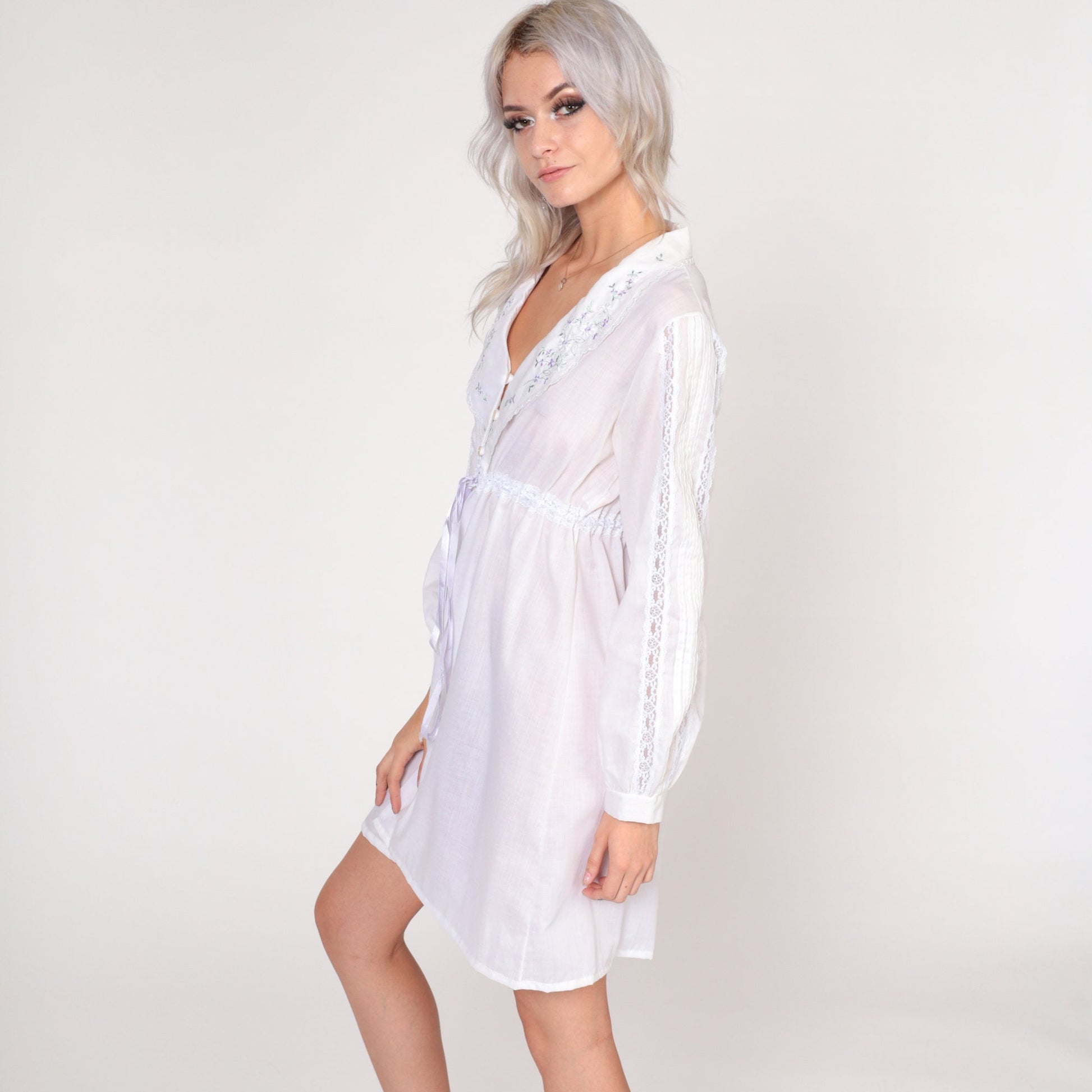 70s White Babydoll Robe Floral Embroidered Mini Dress Long Sleeve Extra Small XS