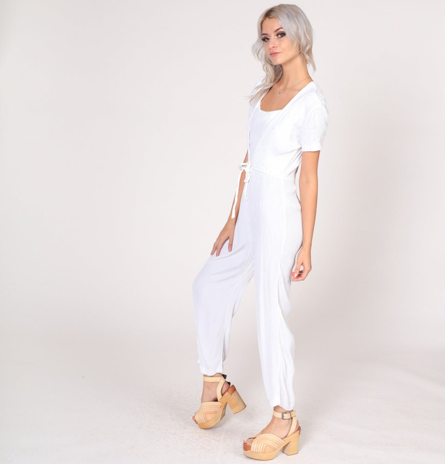 90s White Floral Eyelet Jumpsuit Tie-Front Vest Short Sleeve Extra Small