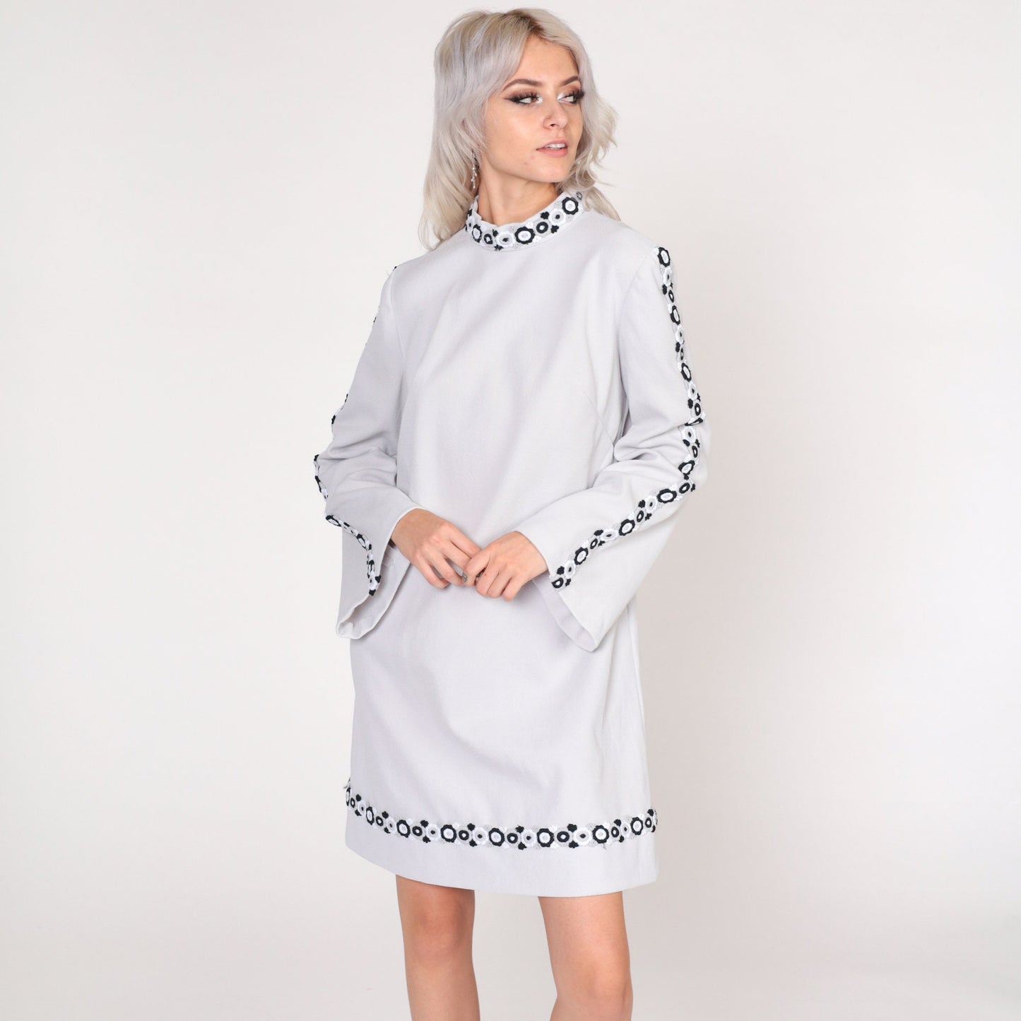 70s Mod Mini Dress Bell Sleeve Mock Neck Floral Embroidered Light Grey Medium