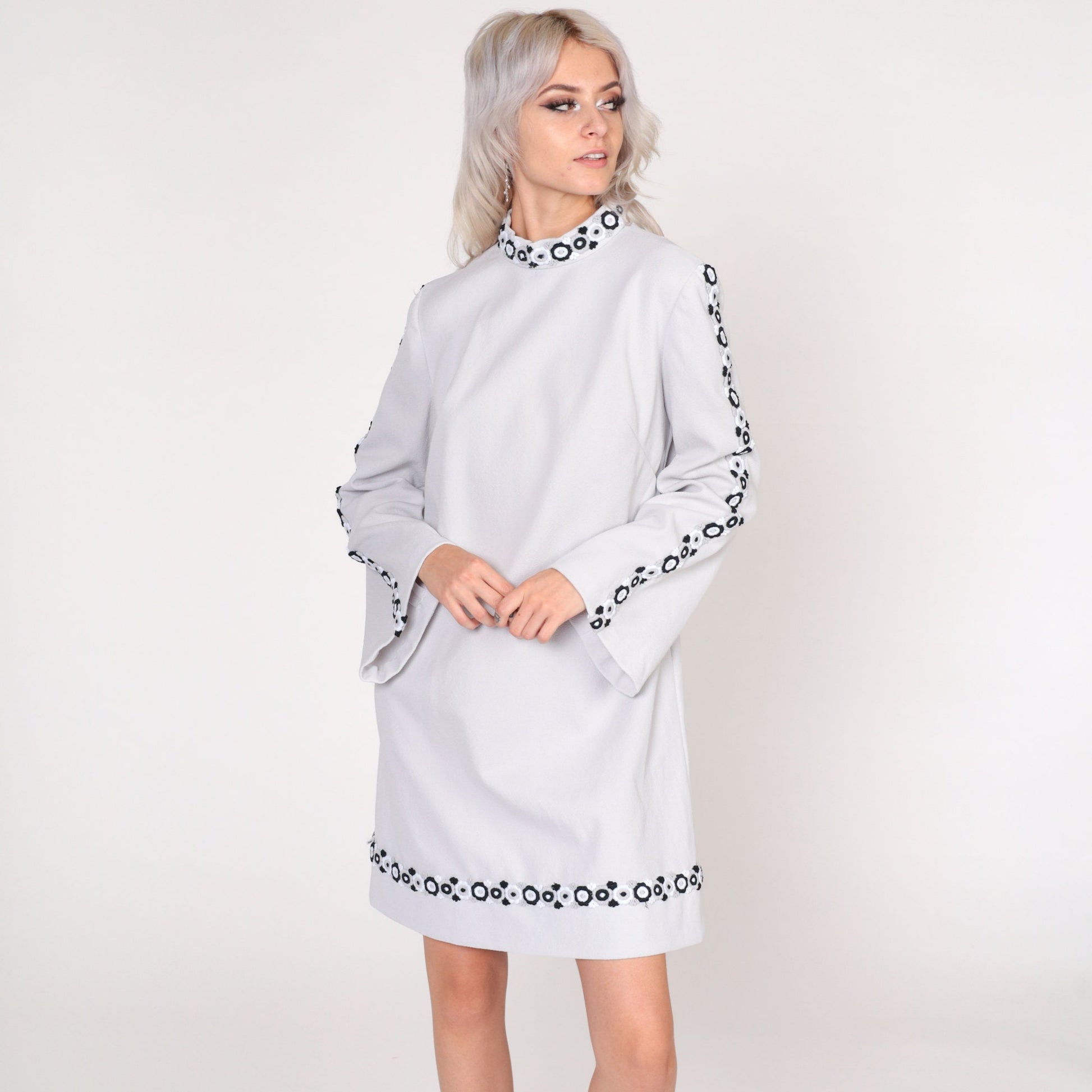 70s Mod Mini Dress Bell Sleeve Mock Neck Floral Embroidered Light Grey Medium