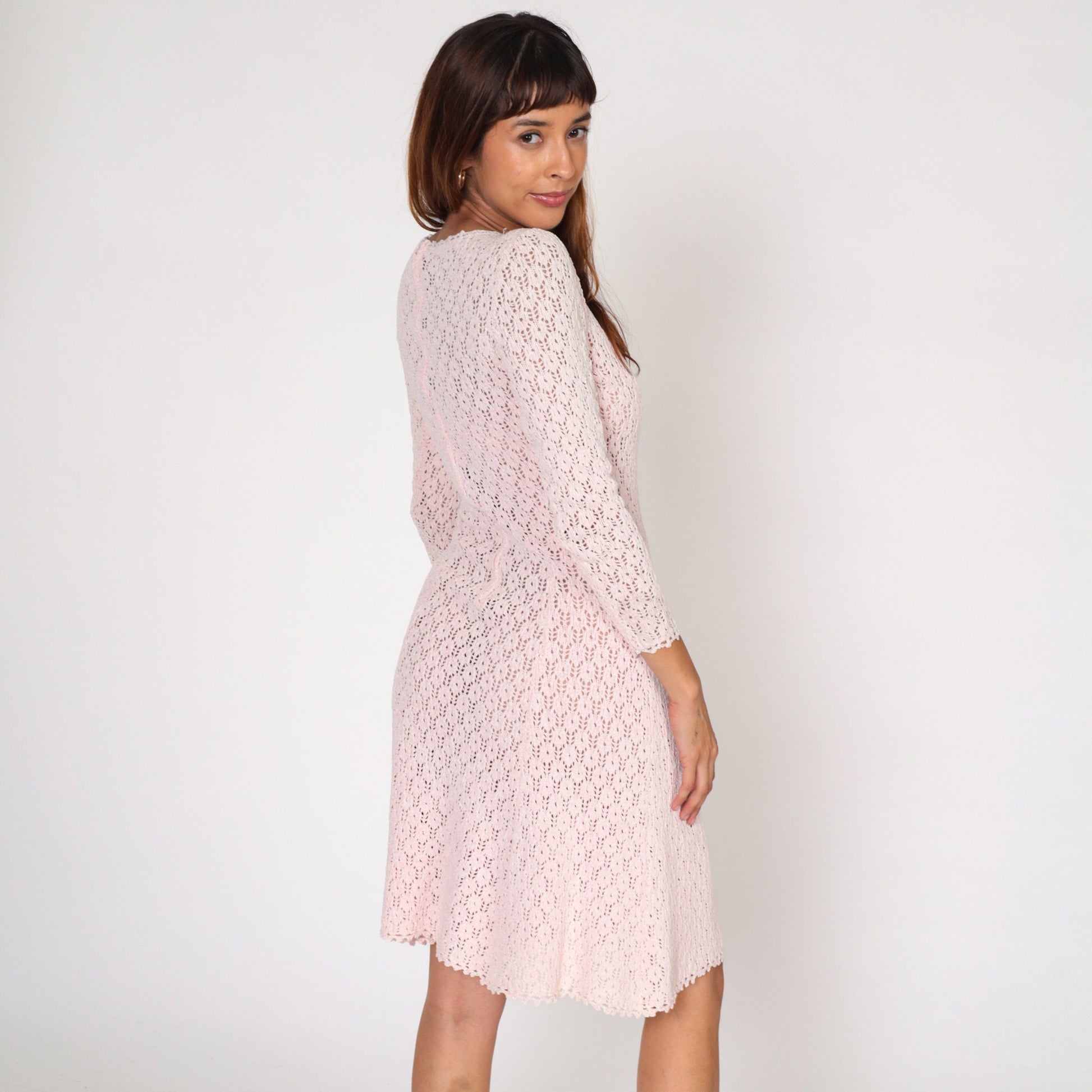 70s Pink Crochet Knee-Length Dress Long Sleeve Scoop Neck Small