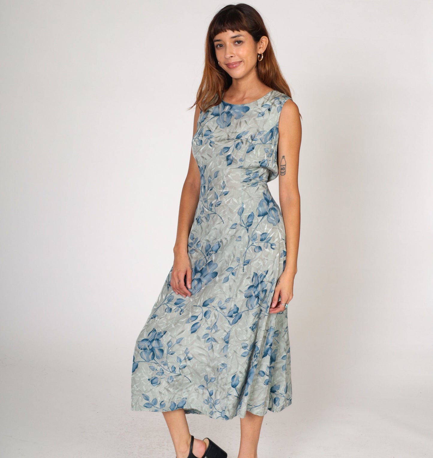 00s Fashion Bug Floral Midi Dress Grey Blue Embossed Leaf Sleeveless Medium 10