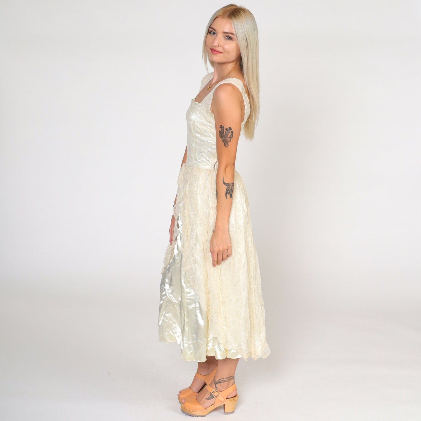 1960s Cream Lace Satin Midi Dress High Waist Sleeveless Extra Small