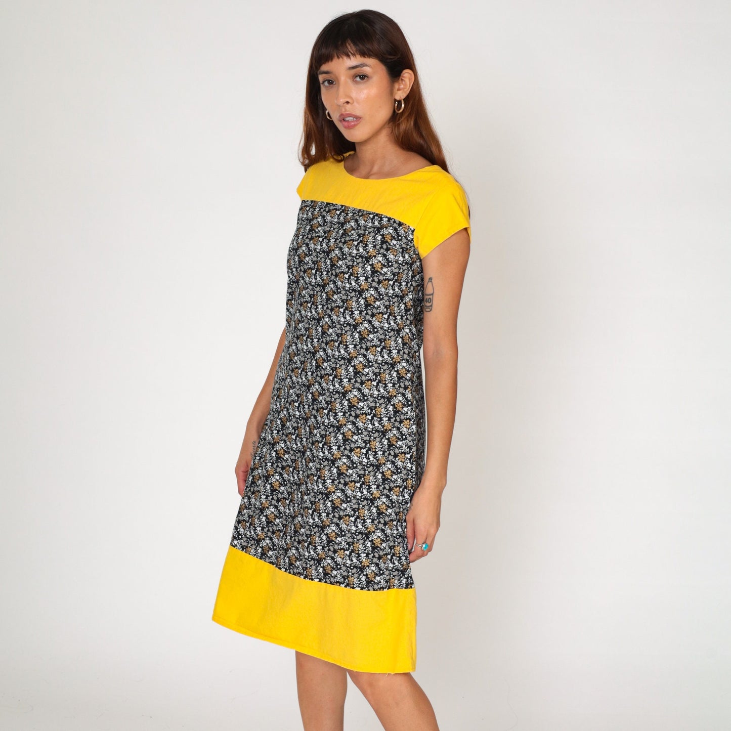 1960s Mod Floral Mini Dress Yellow Black Cap Sleeve Shift Extra Small