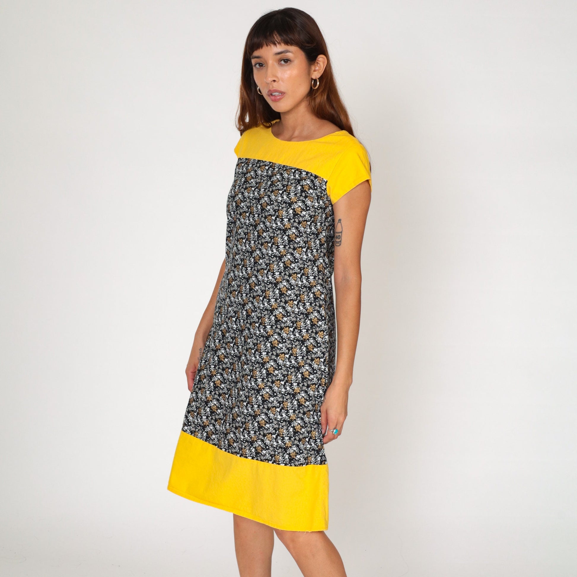 1960s Mod Floral Mini Dress Yellow Black Cap Sleeve Shift Extra Small
