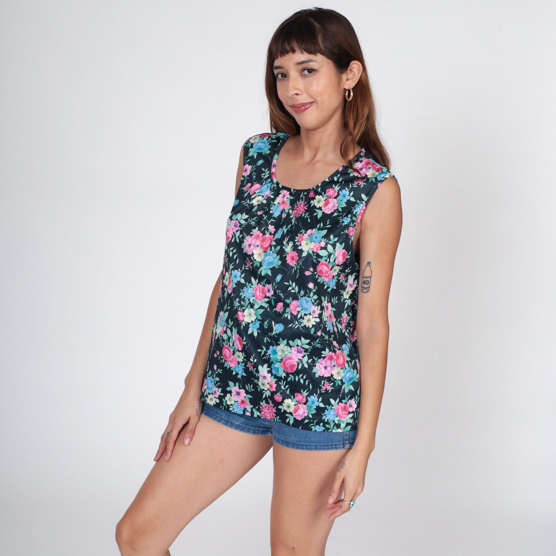 00s Black Floral Tank Top Y2K Sleeveless Blouse Wildflower Print Medium