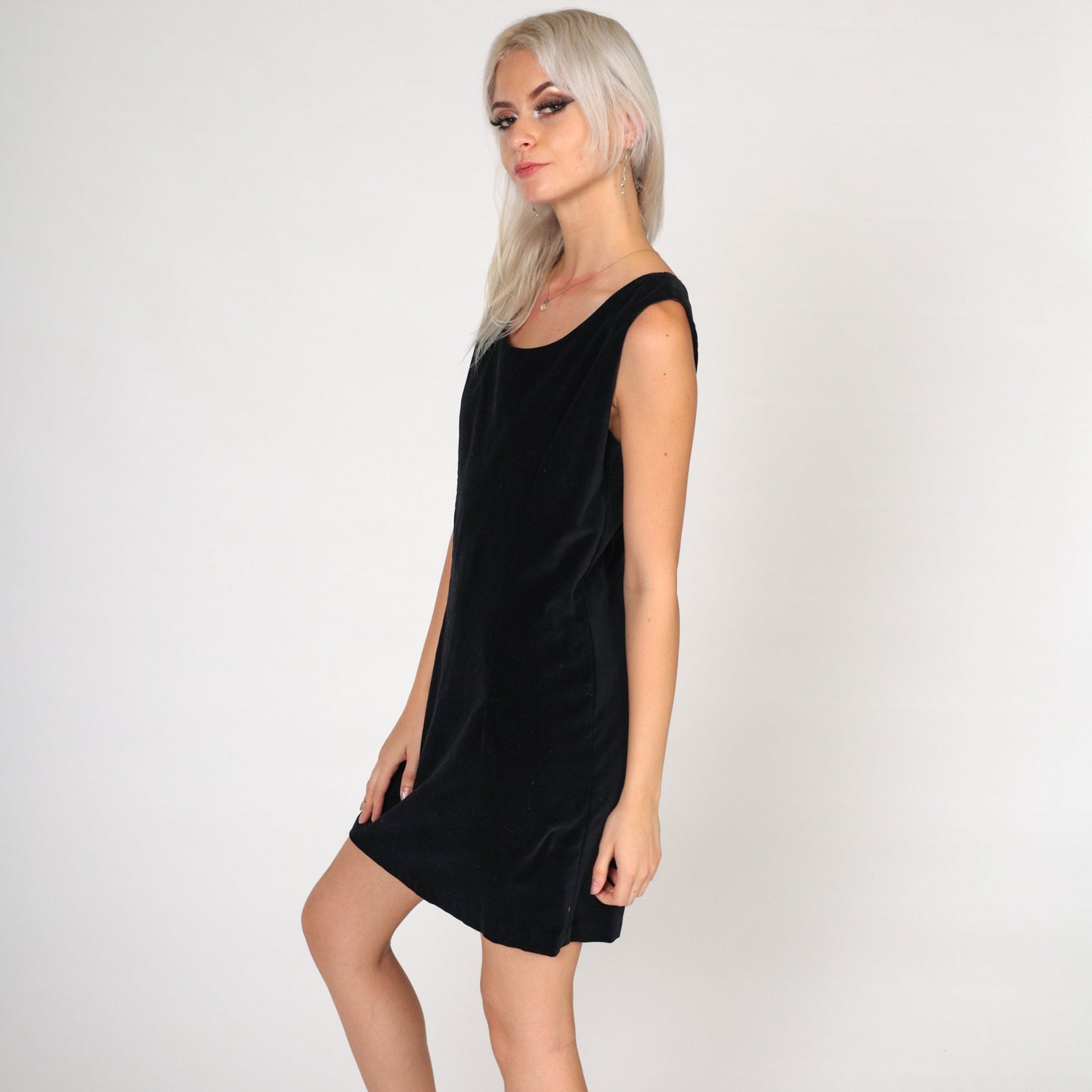 90s Black Velvet Mini Dress Scoop Neck Sleeveless Sheath Medium