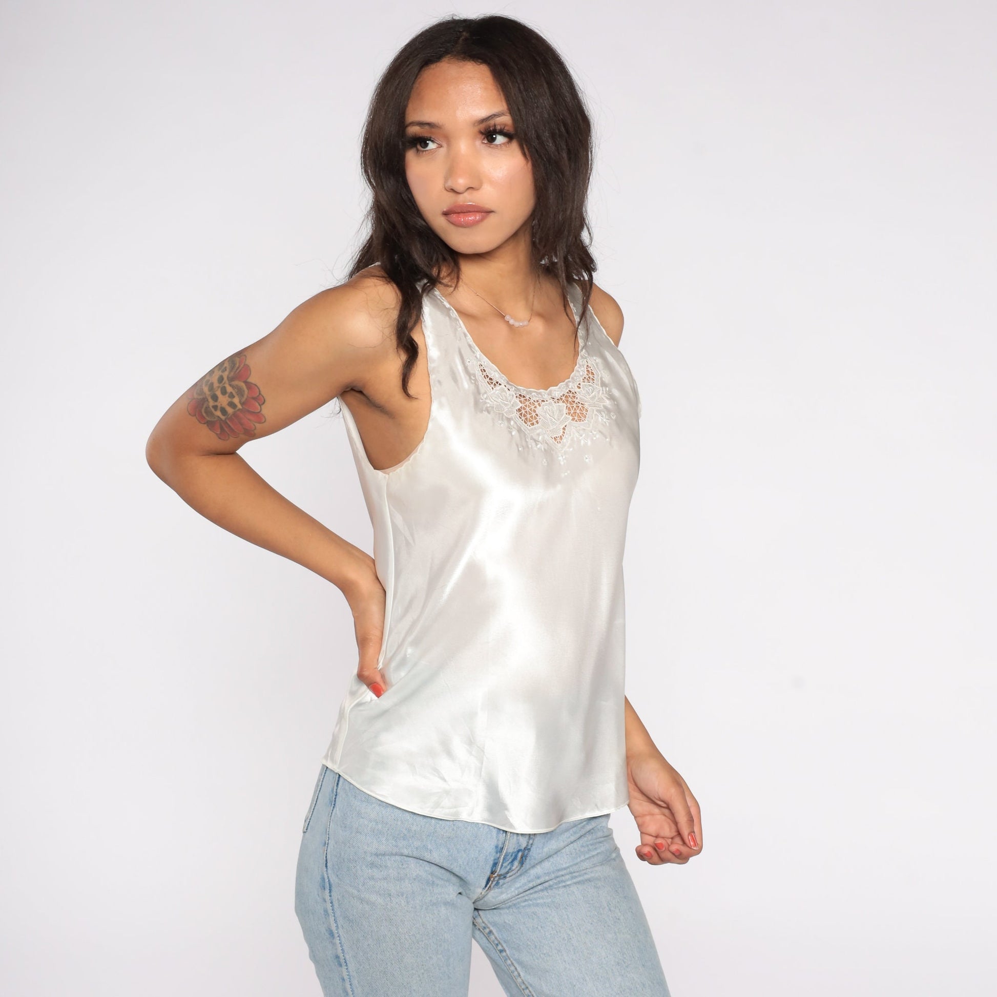 90s White Satin Cutout Tank Top Floral Embroidered Sleeveless Blouse Medium
