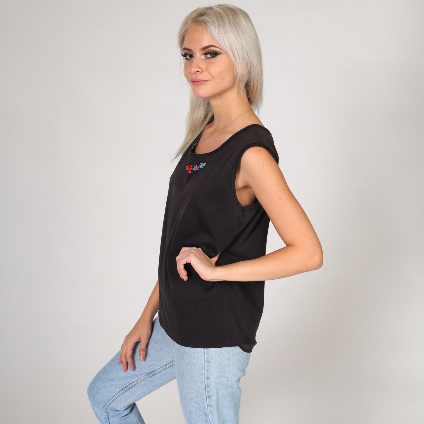 90s Black Floral Embroidered Tank Top Scoop Neck Sleeveless Medium