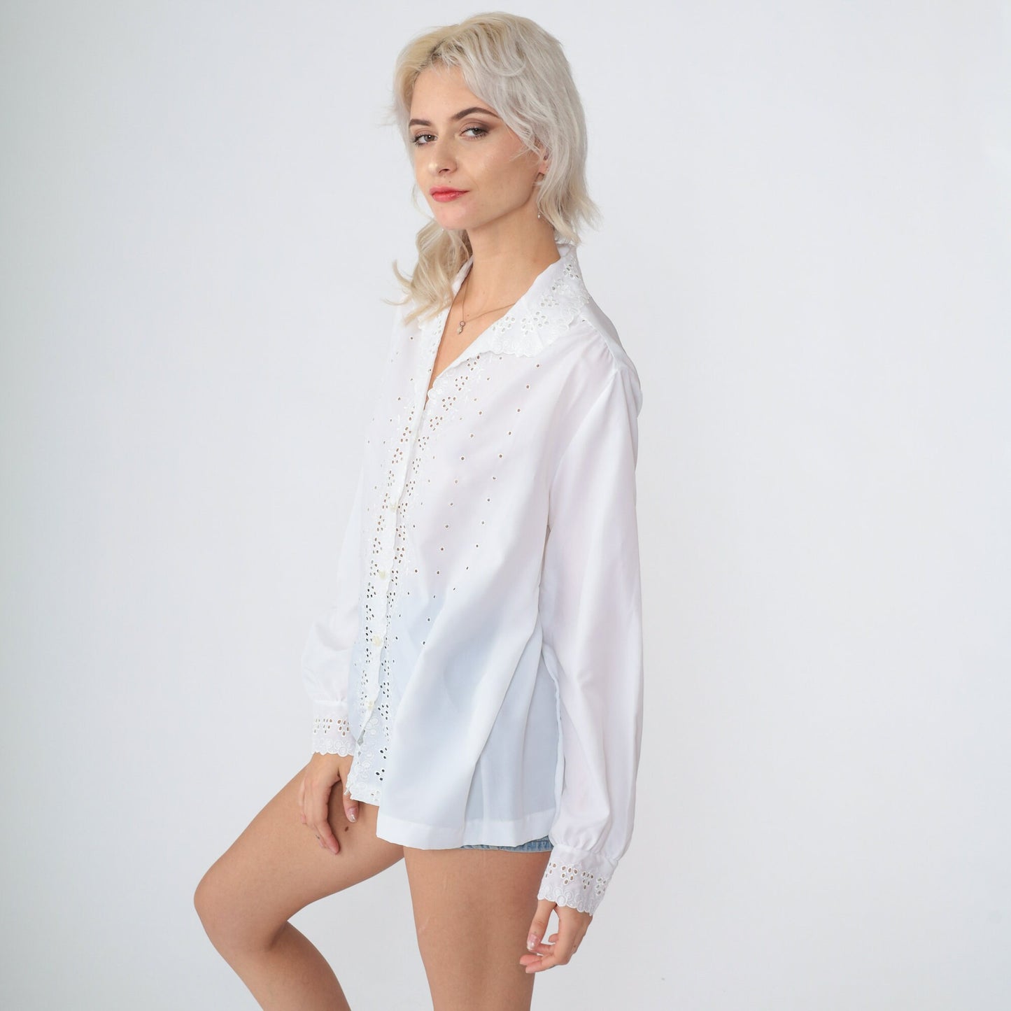 70s Lee Mar White Embroidered Floral Cutwork Blouse Button-Up Medium M
