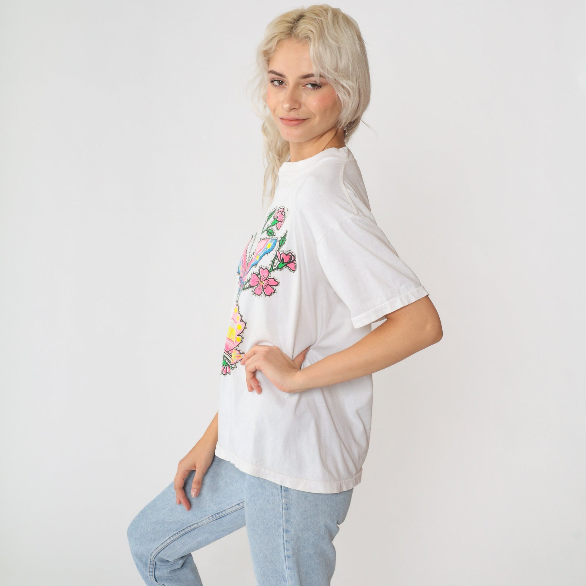 90s Floral Butterfly Graphic T-Shirt White Glitter Paint Single Stitch Medium