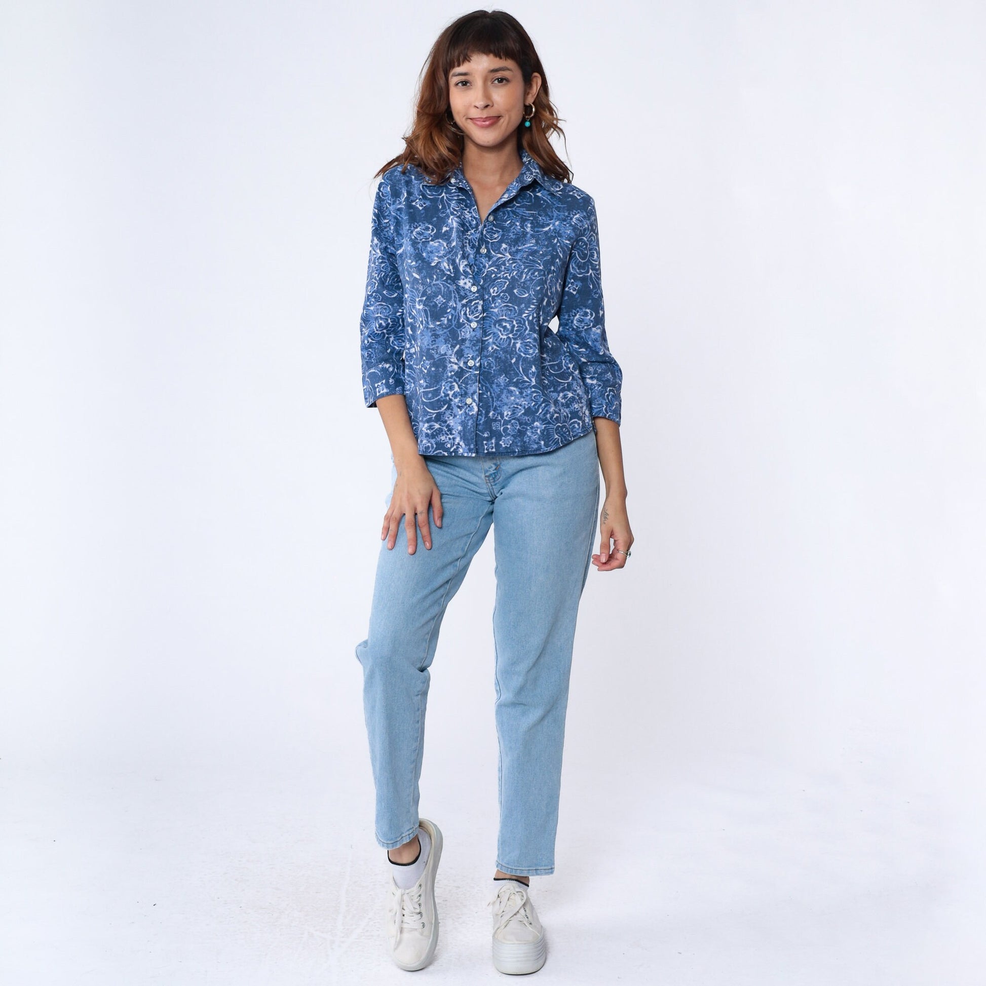 90s Blue Floral Batik Button-Up Blouse 3/4 Sleeve Shirt Medium