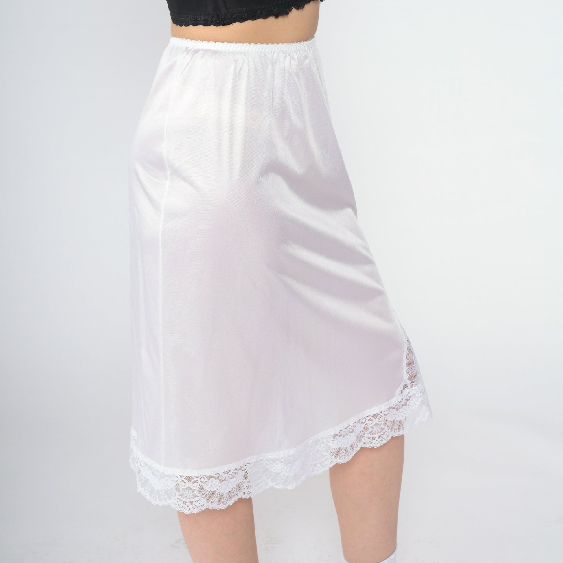 80s White Nylon Lace Slip Skirt Scalloped Hem Elastic Waist Small