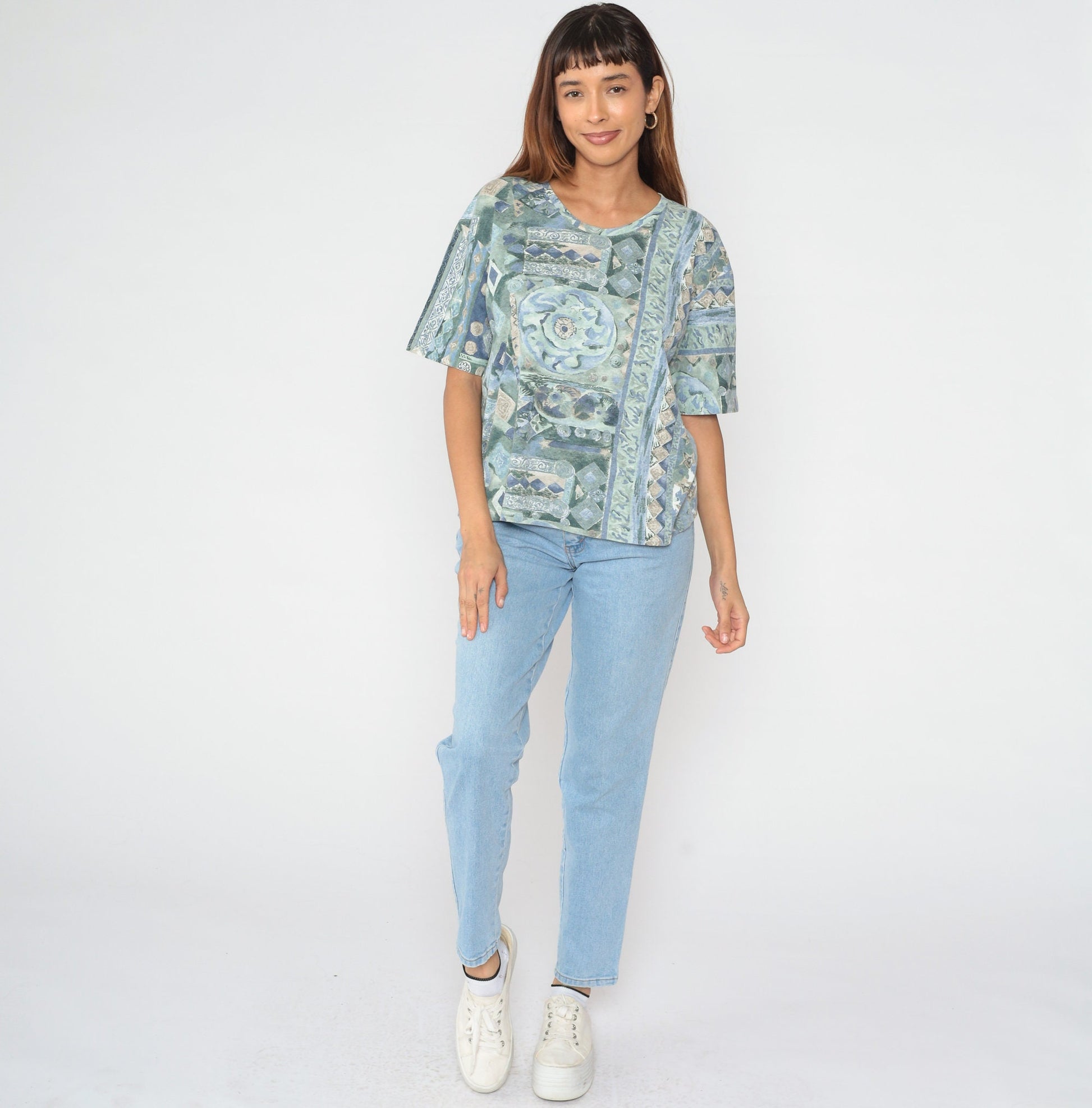 90s Abstract Geometric Diamond Medallion Print T-Shirt Medium