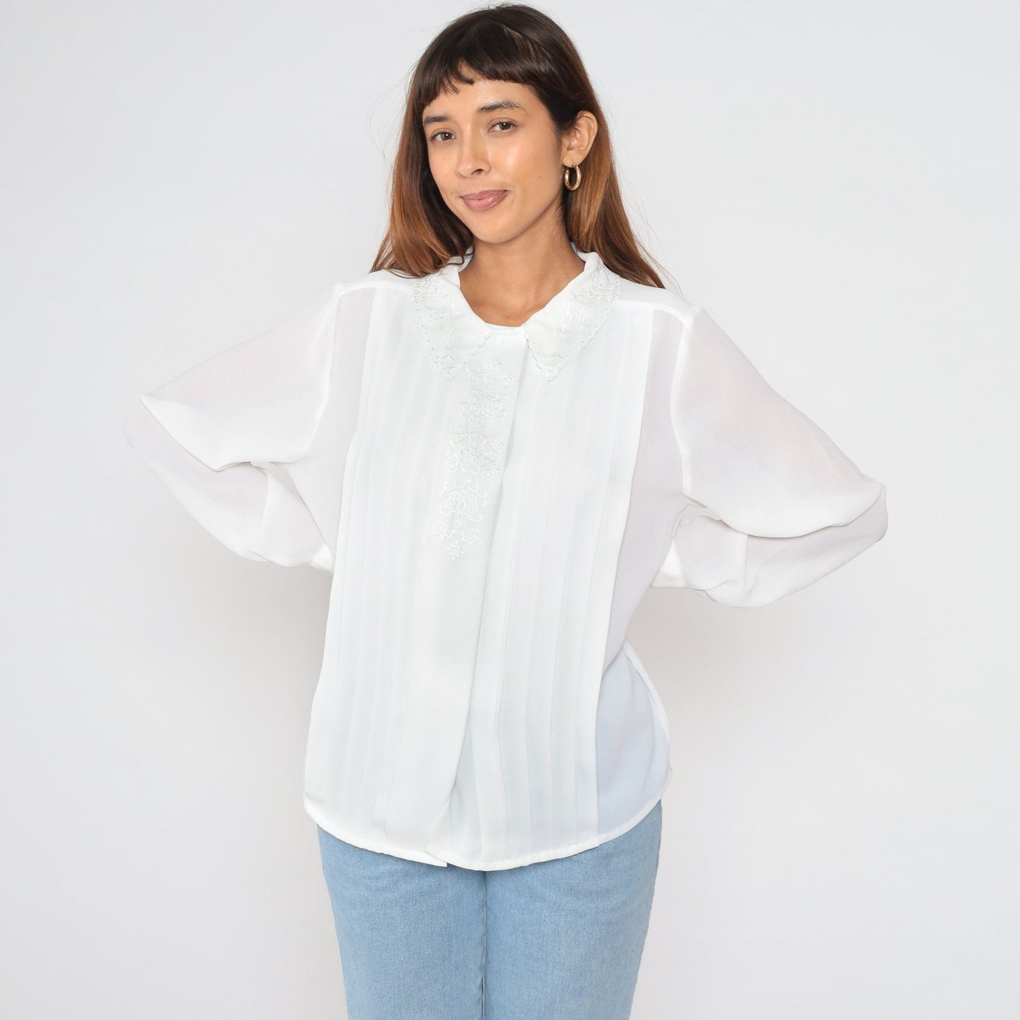 90s Karen Scott White Pleated Blouse Floral Embroidered Scalloped Collar Large L
