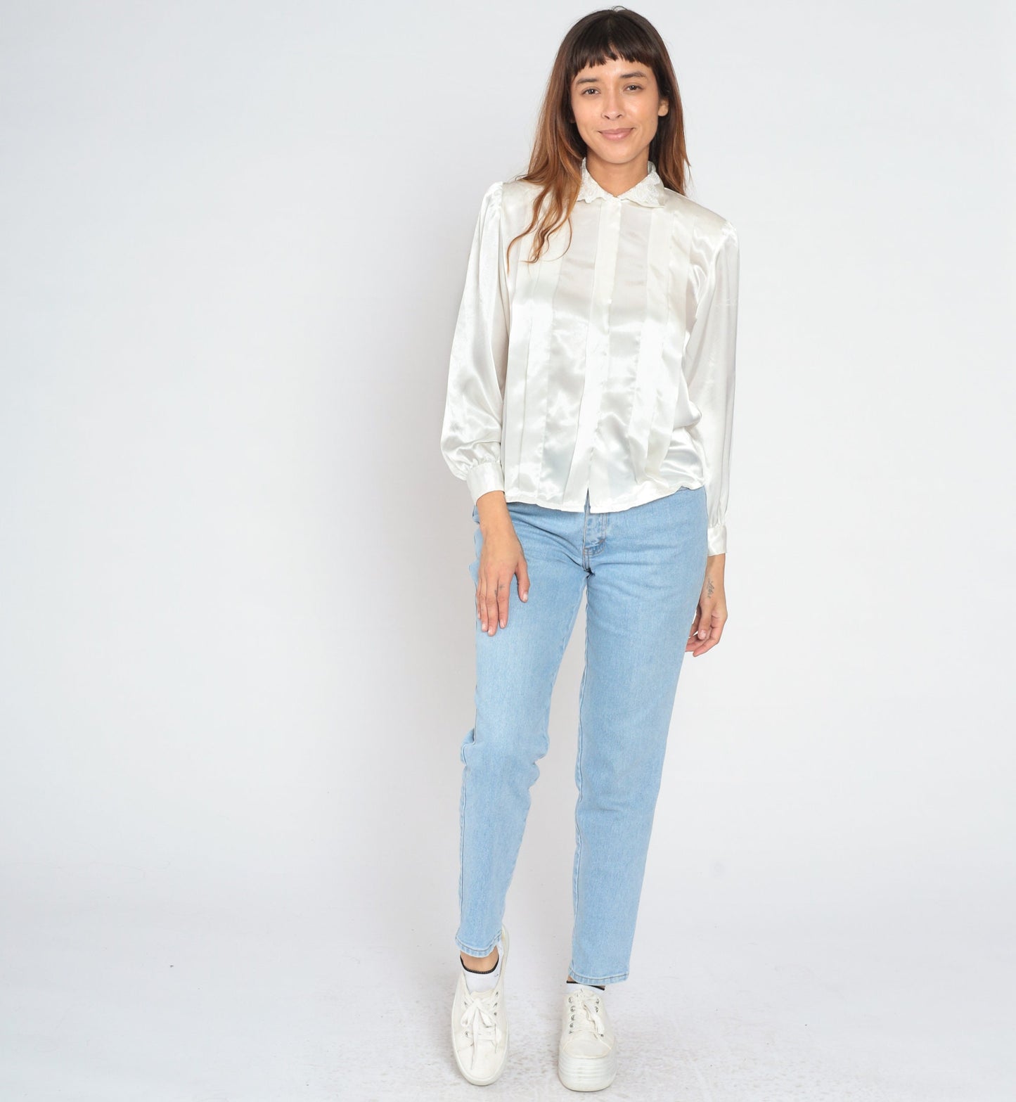 90s White Satin Blouse Puff Sleeve Floral Lace Collar Pleated Shirt Medium