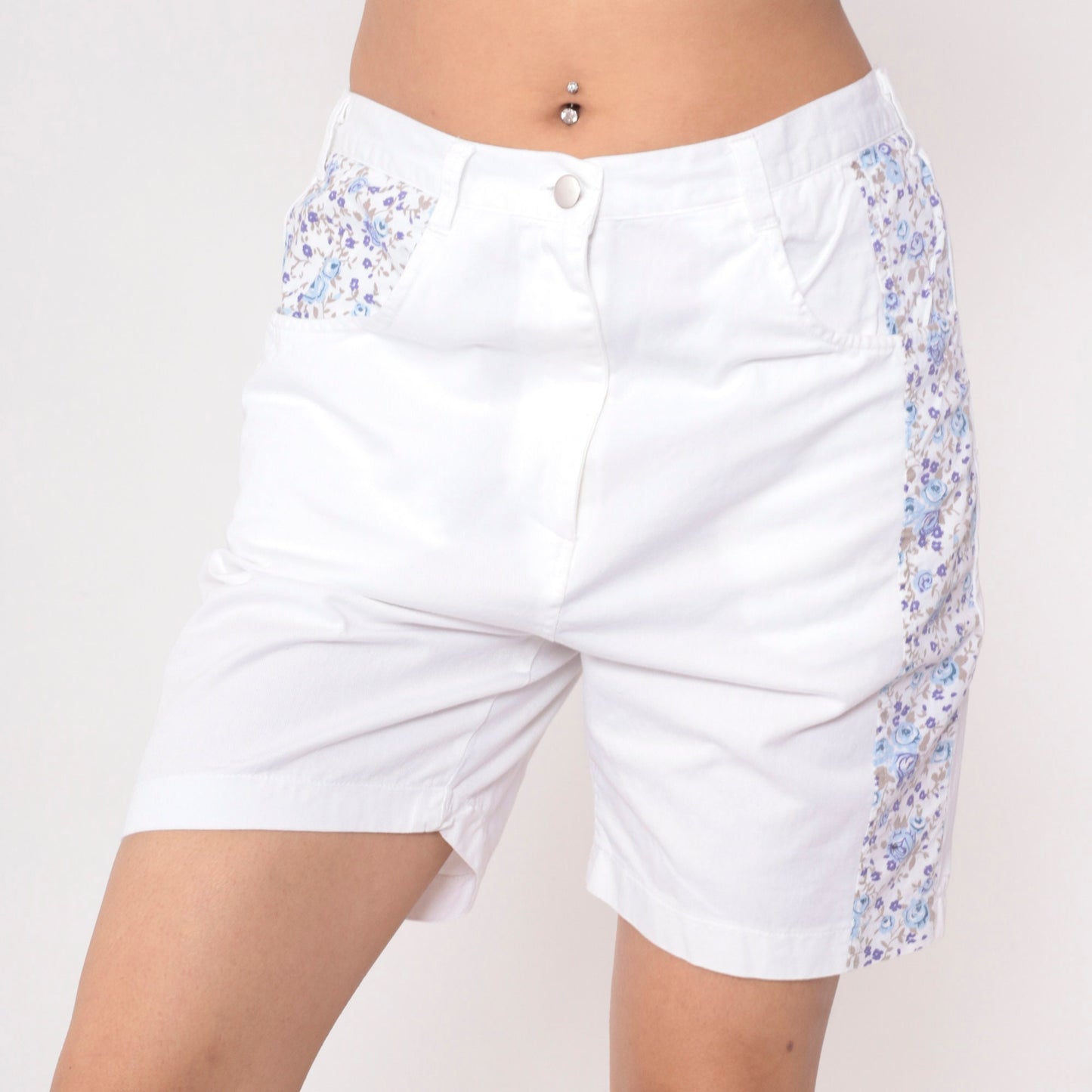 90s White Floral Shorts Purple Calico Print High Waist Cotton Medium