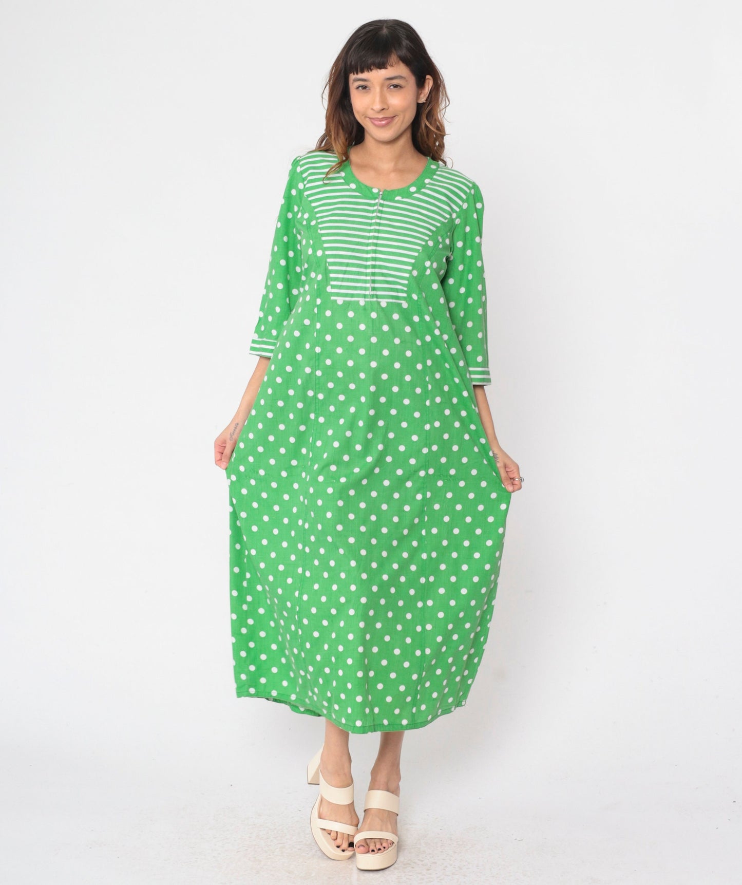 70s Polka Dot Caftan Maxi Dress Green White Front Zip 3/4 Sleeve Medium