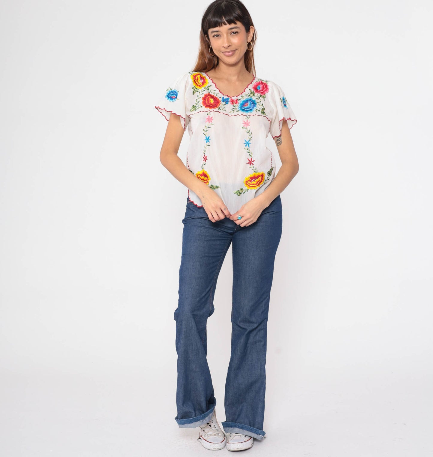 90s White Embroidered Floral Blouse Scalloped Short Sleeve Small
