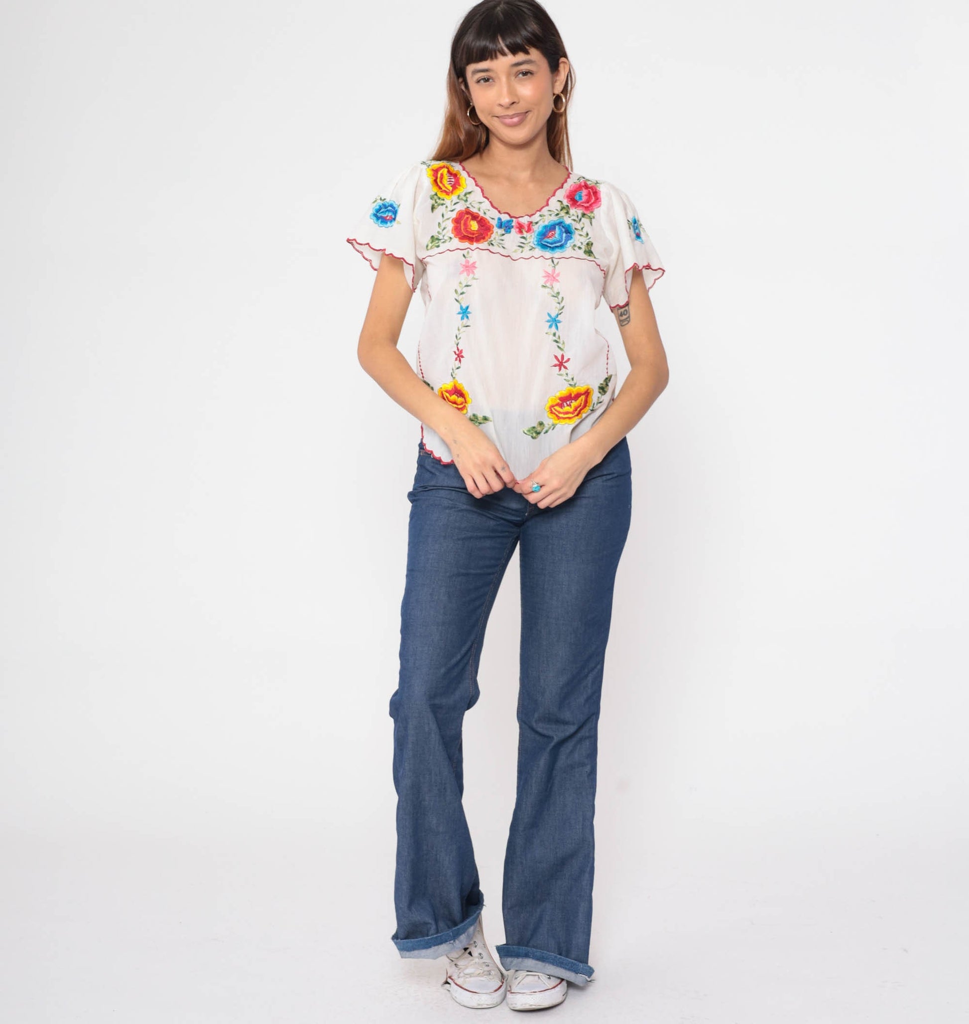 90s White Embroidered Floral Blouse Scalloped Short Sleeve Small