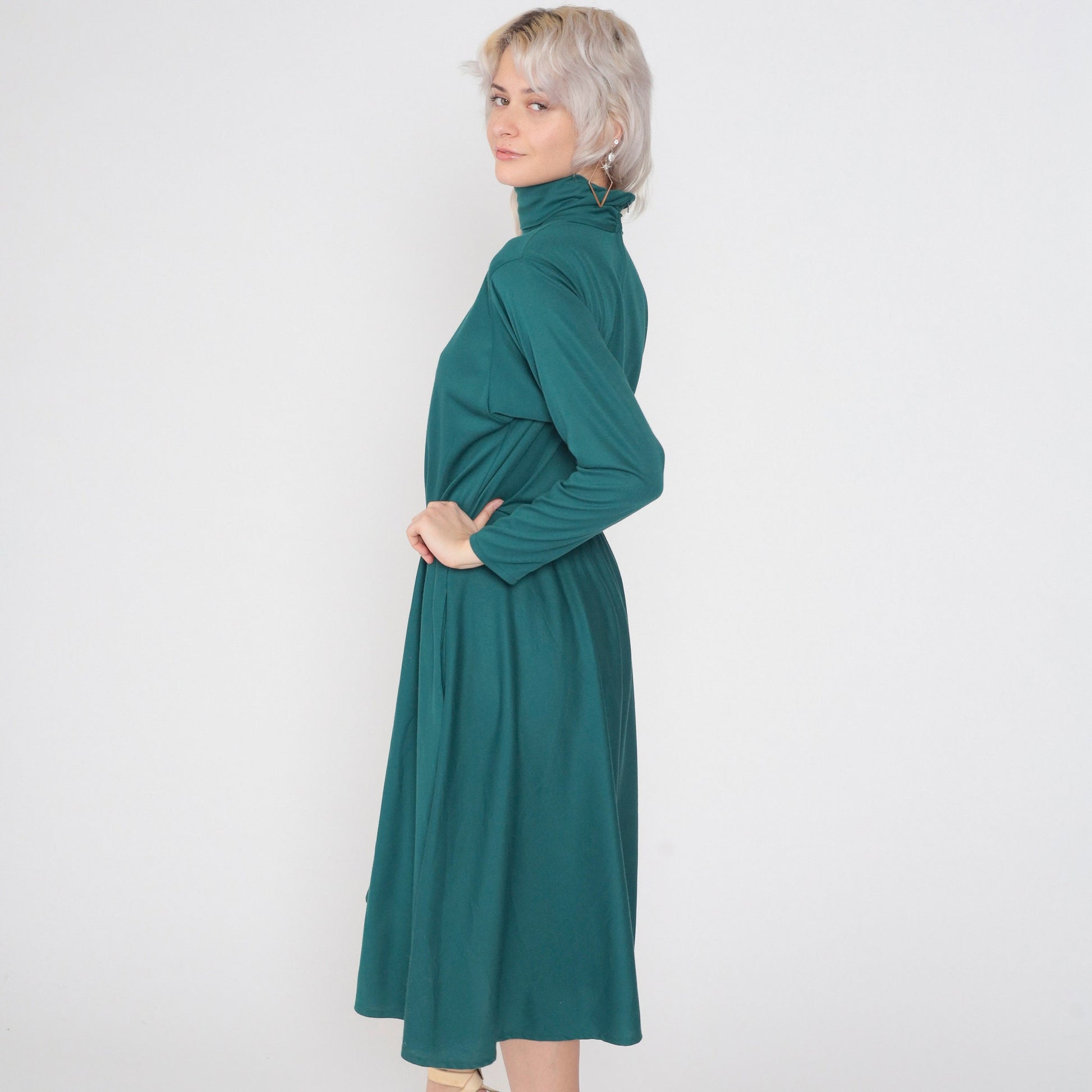 70s Green Turtleneck Midi Dress High Waisted Long Sleeve Pockets Medium